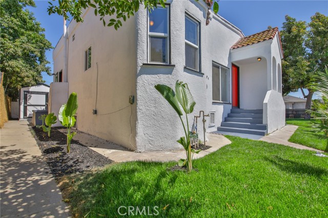 Los Angeles, California, 90001, United States, 4 Bedrooms Bedrooms, ,Residential,For Sale,1928071