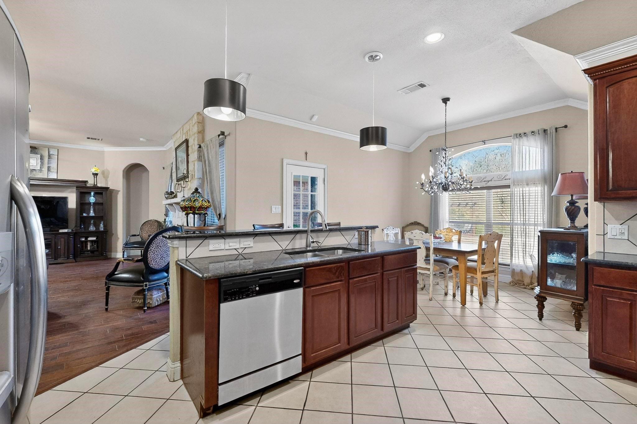 Mansfield, Texas, 76063, United States, 5 Bedrooms Bedrooms, ,3 BathroomsBathrooms,Residential,For Sale,1999232