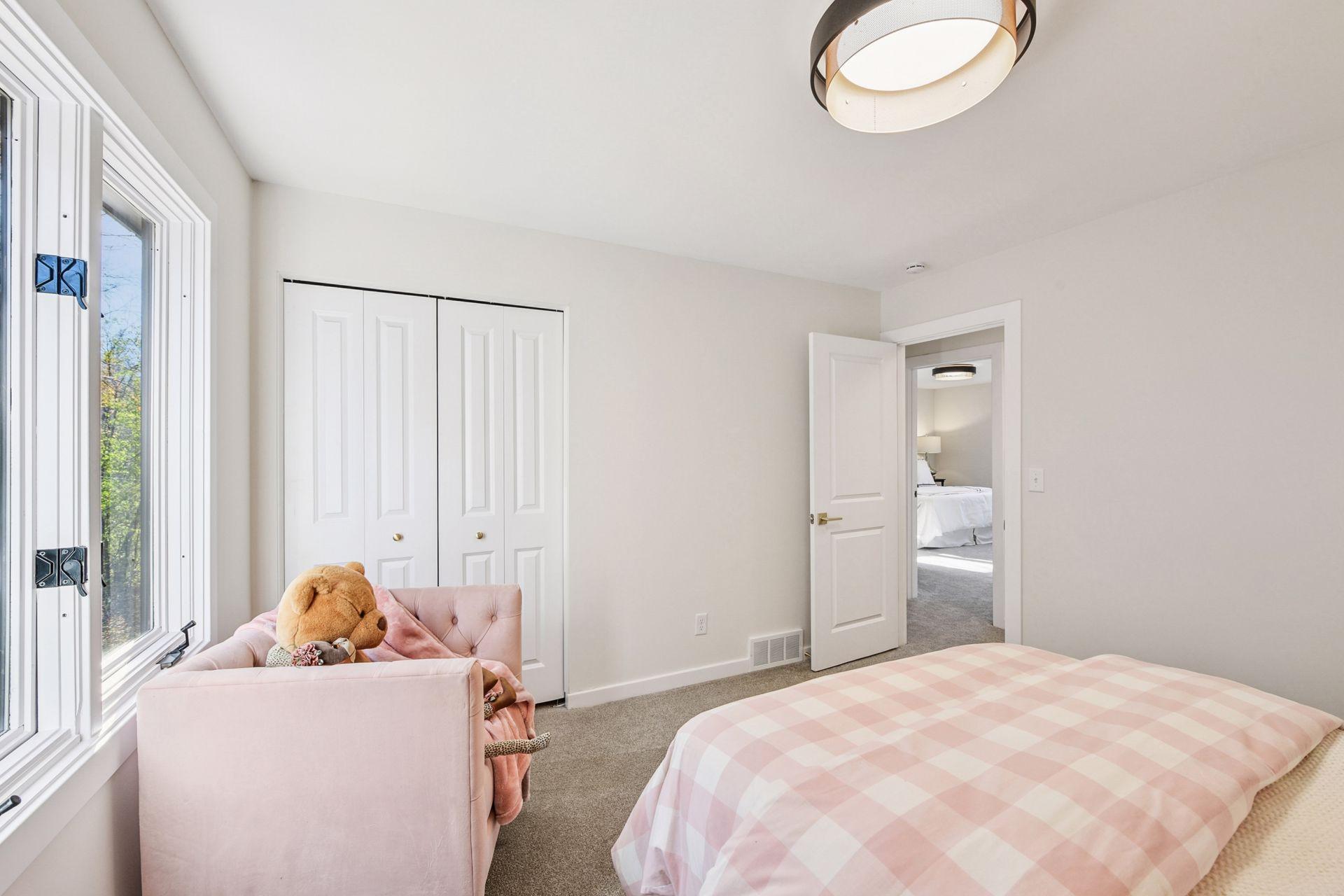 Wayzata, Minnesota, 55391, United States, 5 Bedrooms Bedrooms, ,3 BathroomsBathrooms,Residential,For Sale,1991556