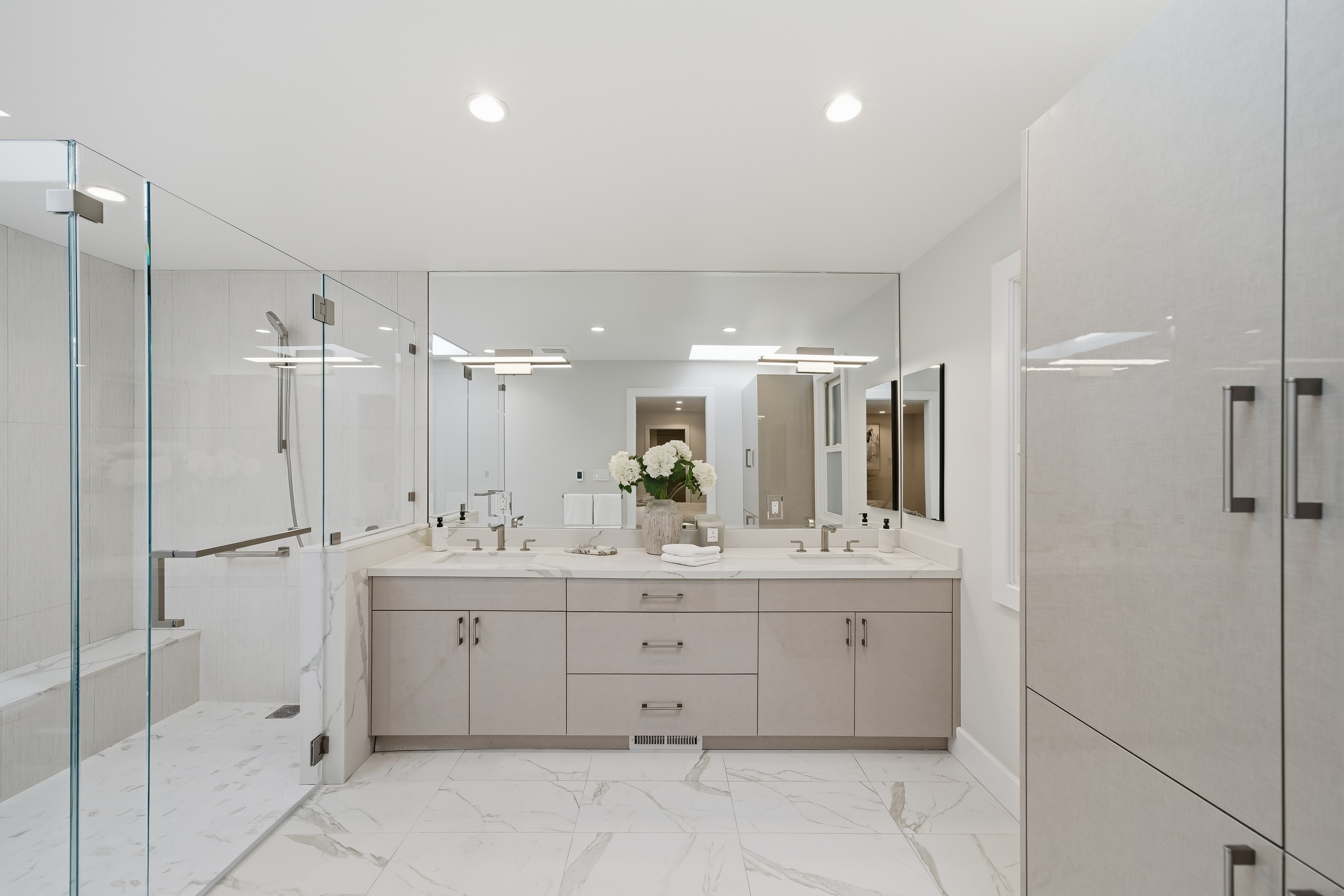  Contemporary Luxury with Pool, Tennis, and Solar - 物件實景