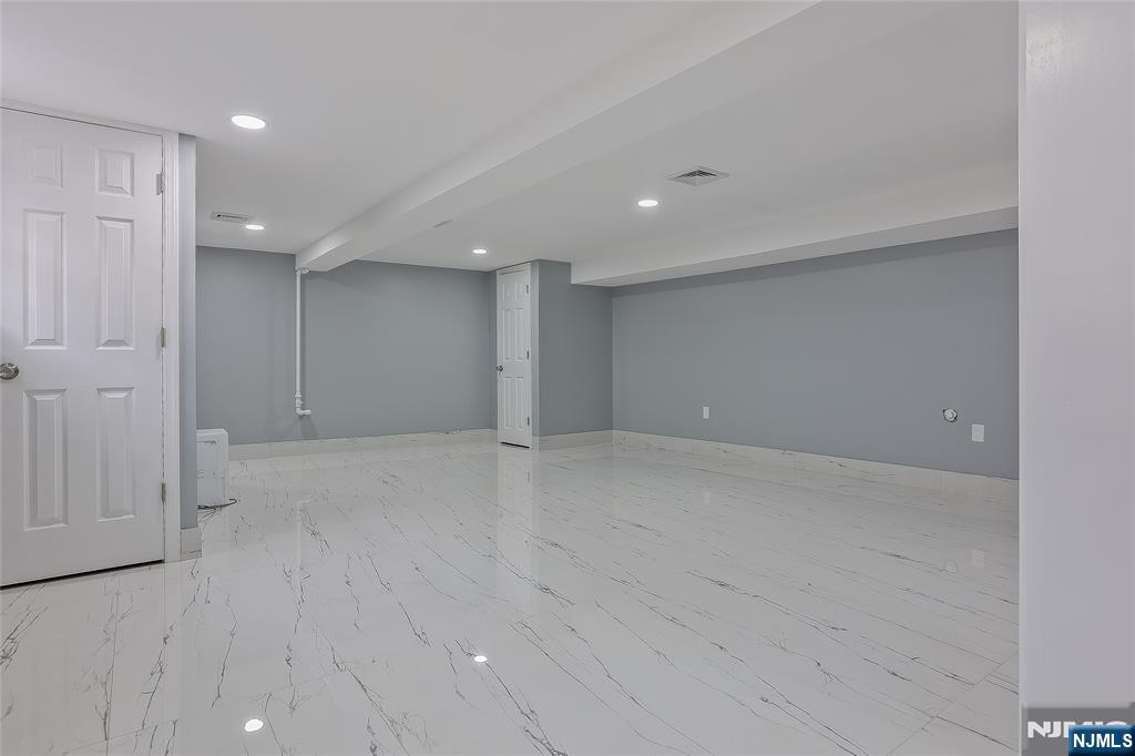 Garfield, New Jersey, 07026, United States, 4 Bedrooms Bedrooms, ,3 BathroomsBathrooms,Residential,For Sale,1964912