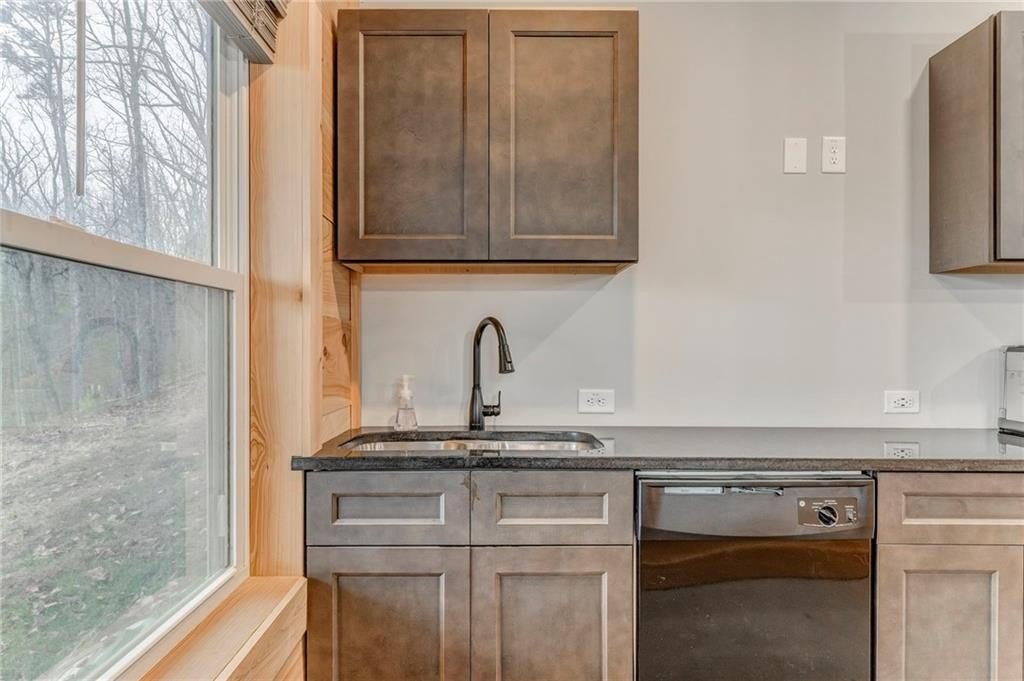 Ranger, Georgia, 30734, United States, 3 Bedrooms Bedrooms, ,4 BathroomsBathrooms,Residential,For Sale,2006072