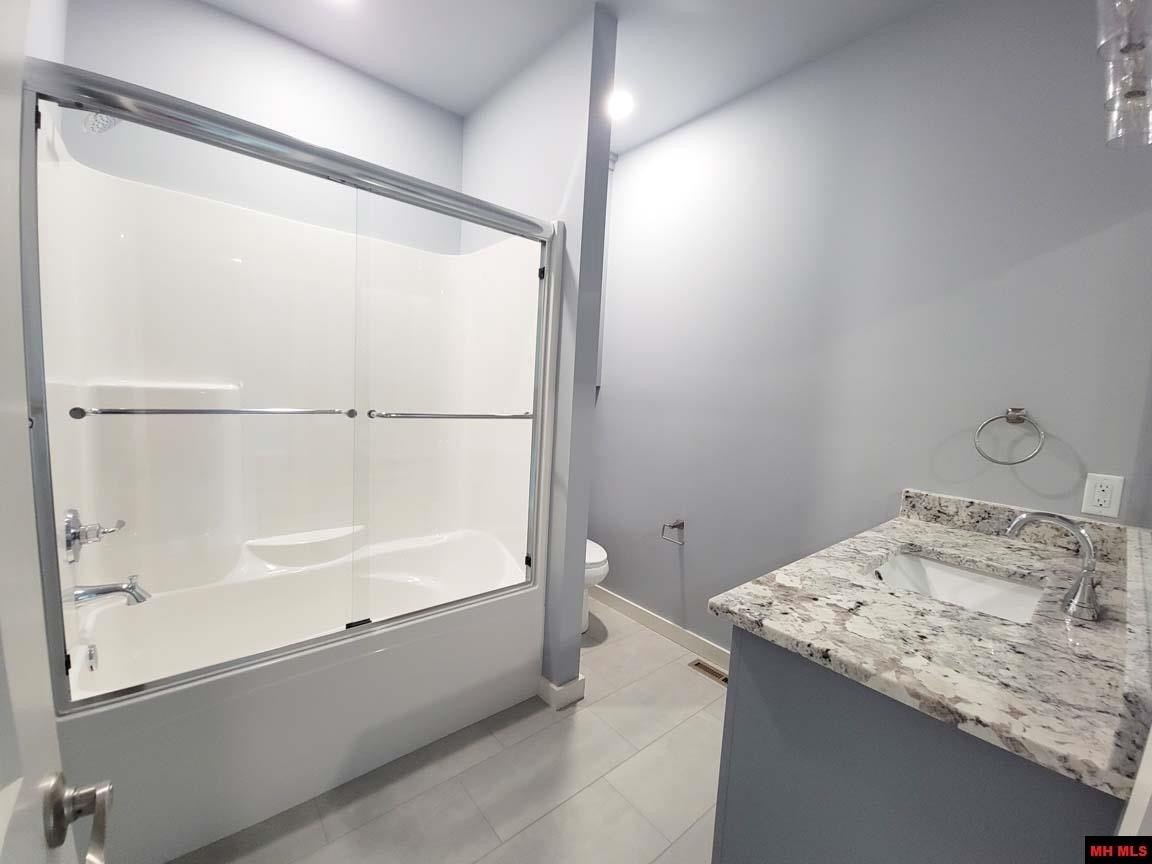 Mountain Home, Arkansas, 72653, United States, 3 Bedrooms Bedrooms, ,2 BathroomsBathrooms,Residential,For Sale,1983473