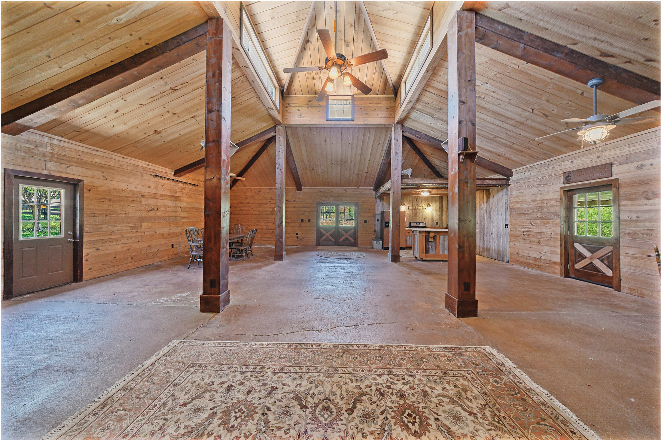  Exceptional Equestrian Estate: A Rare Blend of Luxury, Functionality, and Charm - 物件實景