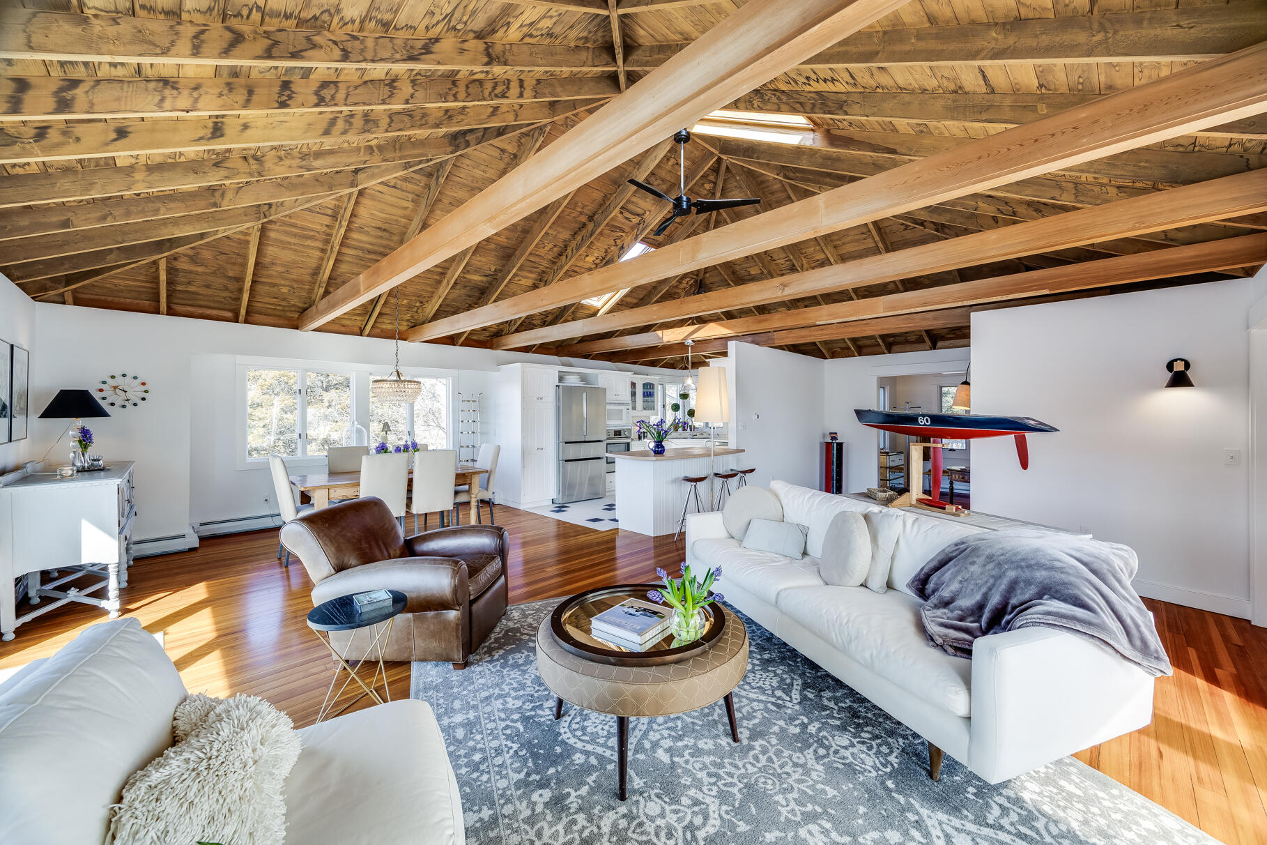  818 S Main Street - 物件實景