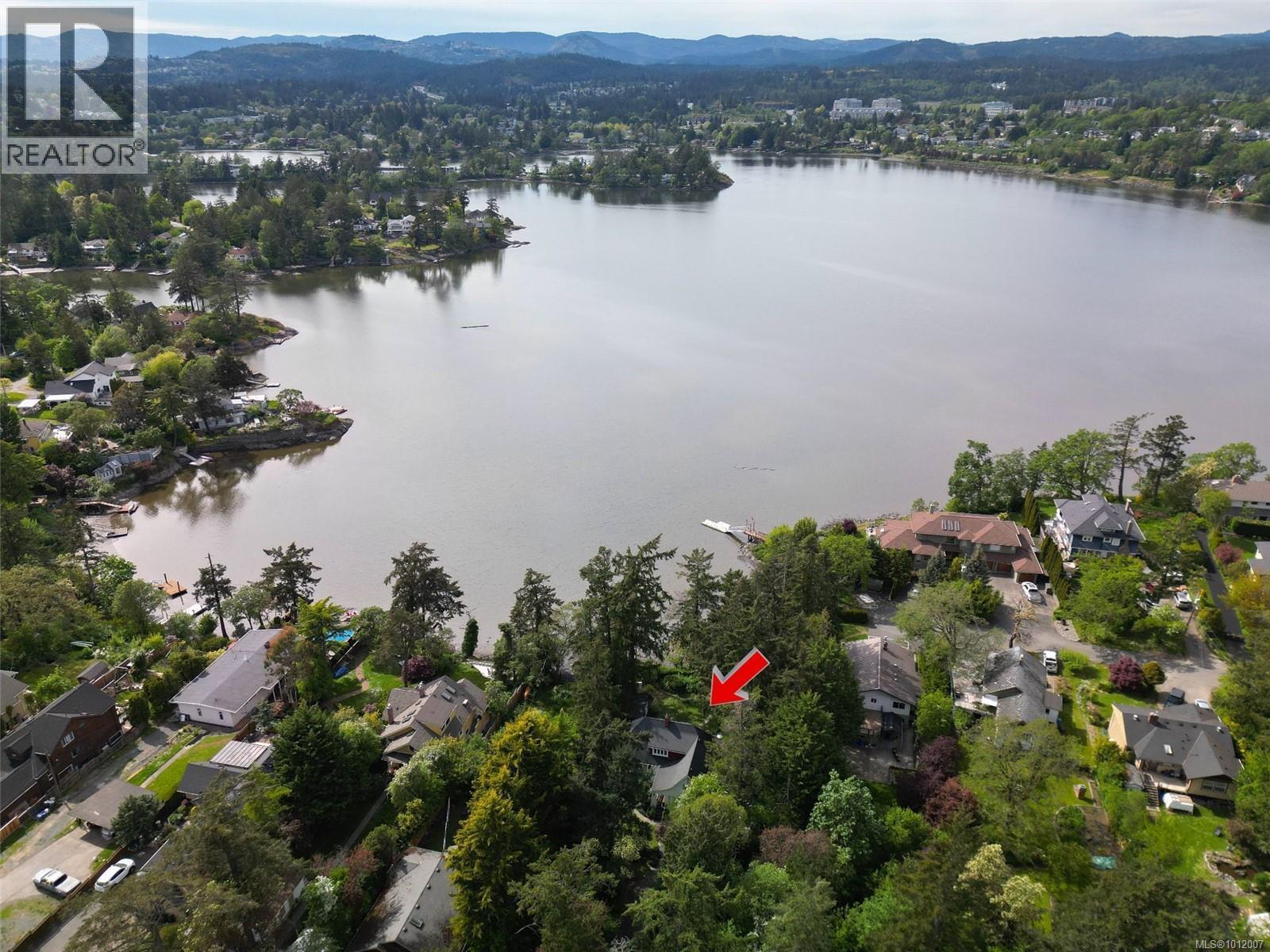 SAANICH, British Columbia, V9A 2R8, CA, 6 Bedrooms Bedrooms, ,3 BathroomsBathrooms,Residential,For Sale,1948762