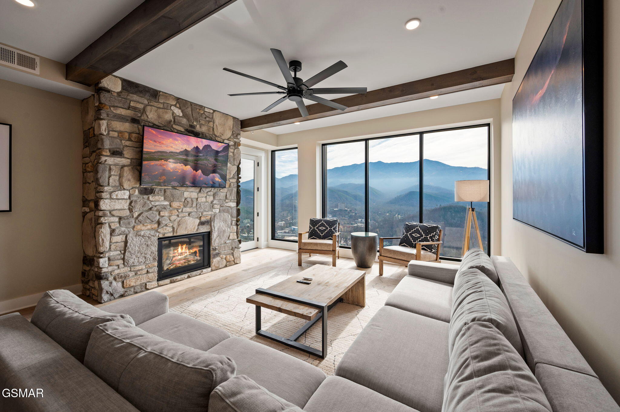 Gatlinburg, Tennessee, 37738, United States, 3 Bedrooms Bedrooms, ,4 BathroomsBathrooms,Residential,For Sale,1977552