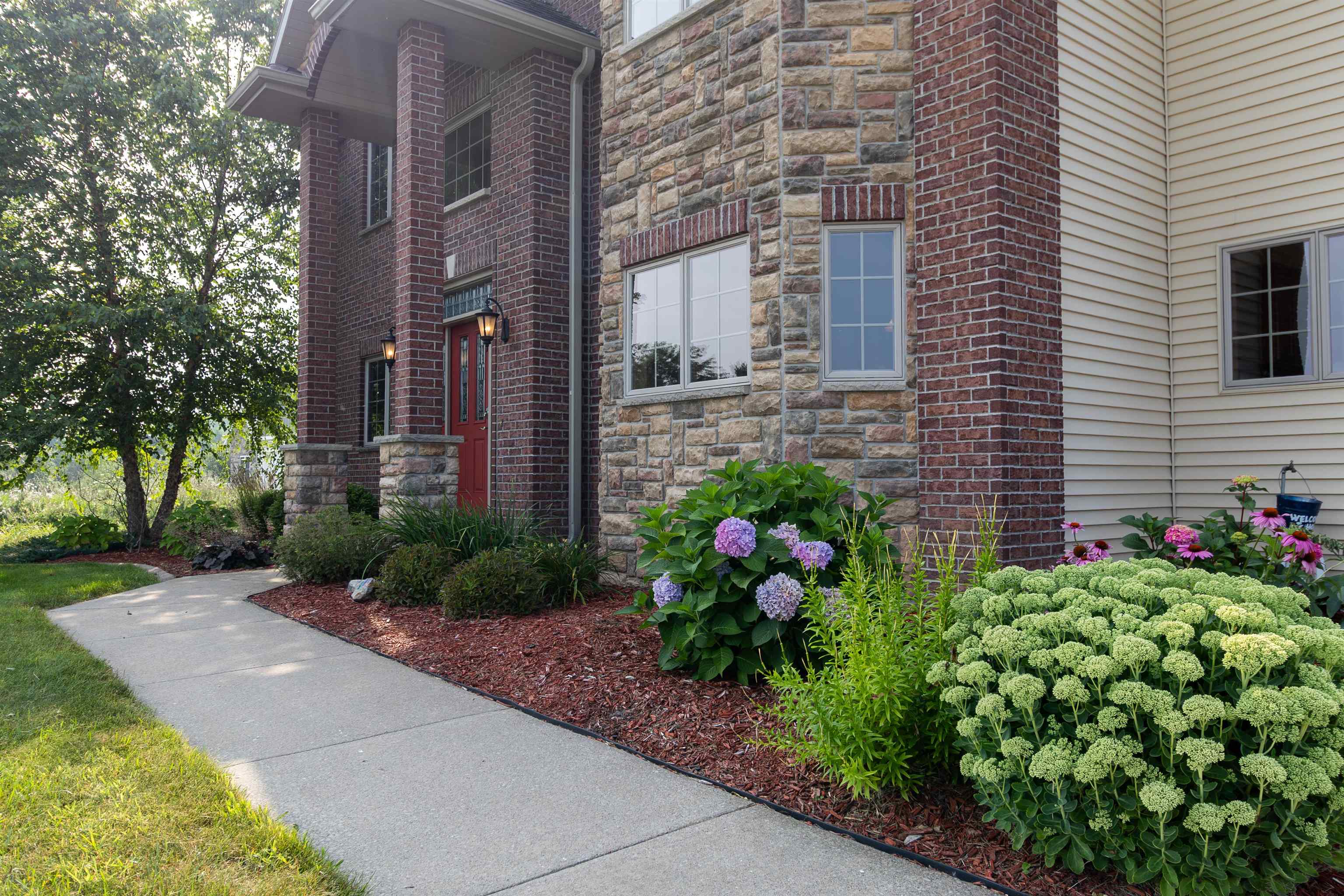 SEYMOUR, Wisconsin, 54115, United States, 4 Bedrooms Bedrooms, ,4 BathroomsBathrooms,Residential,For Sale,1926224