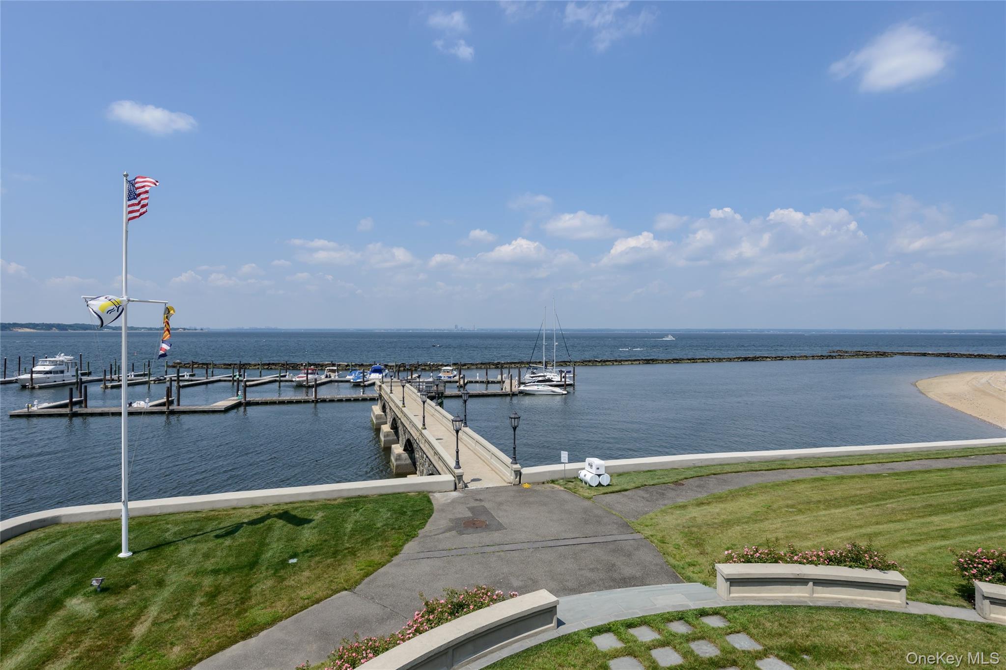  62 Pembroke Drive, Glen Cove, NY, 11542 - 物件實景