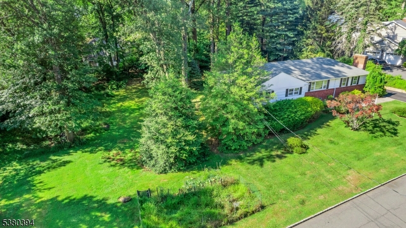 Springfield Twp., New Jersey, 07081, United States, 3 Bedrooms Bedrooms, ,3 BathroomsBathrooms,Residential,For Sale,1924750