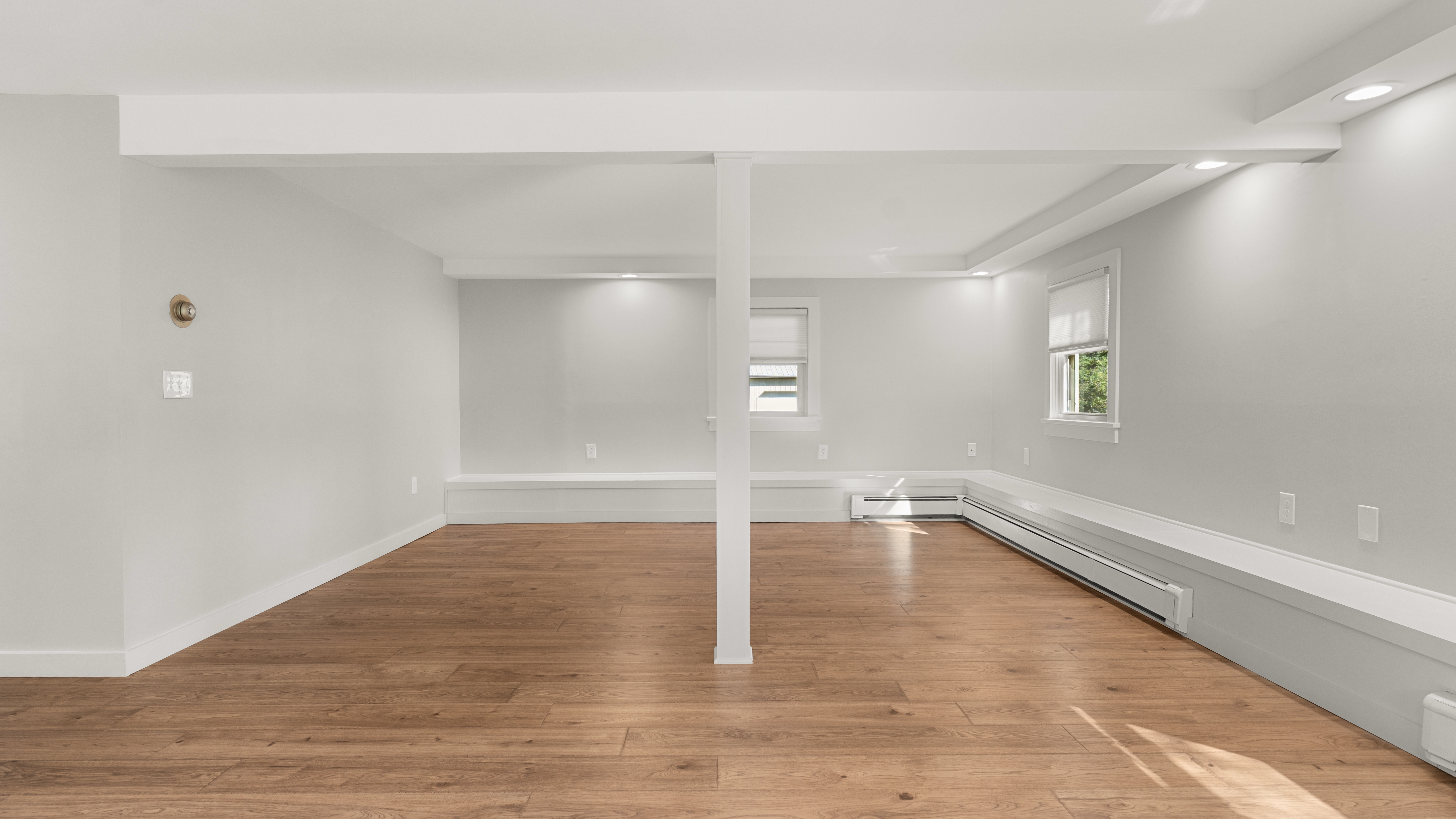  Move-In Ready Pittsfield Raised Ranch  Updated 3-Bed with Heated 3-Bay Detached - 物件實景