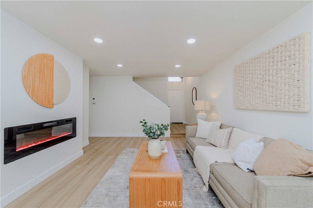 Fullerton, California, 92833, United States, 2 Bedrooms Bedrooms, ,3 BathroomsBathrooms,Residential,For Sale,1890982