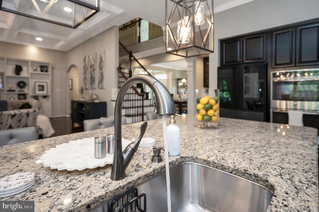 Fredericksburg, Virginia, 22406, United States, 5 Bedrooms Bedrooms, ,6 BathroomsBathrooms,Residential,For Sale,1981857