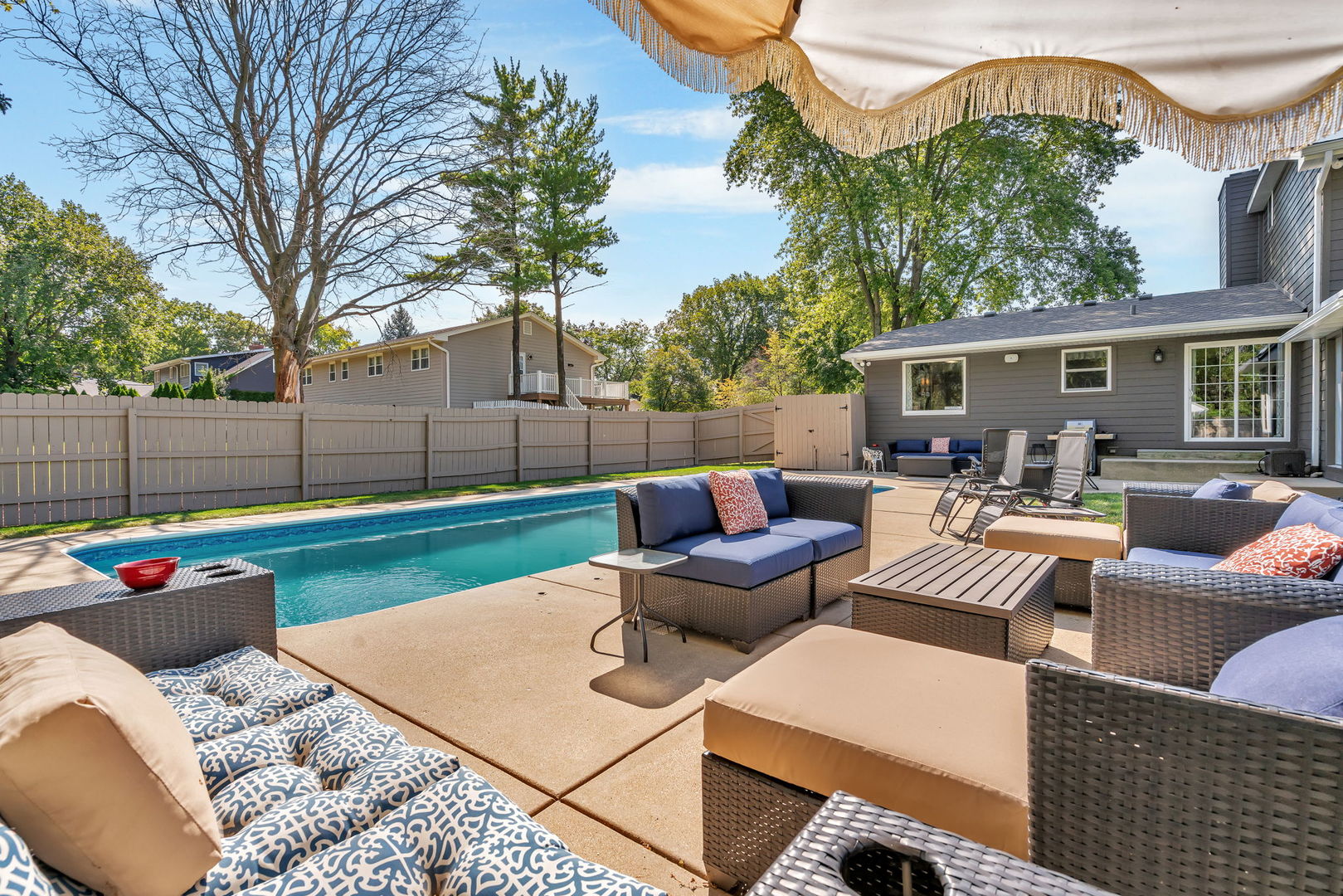 Joliet, Illinois, 60431, United States, 3 Bedrooms Bedrooms, ,3 BathroomsBathrooms,Residential,For Sale,1989625