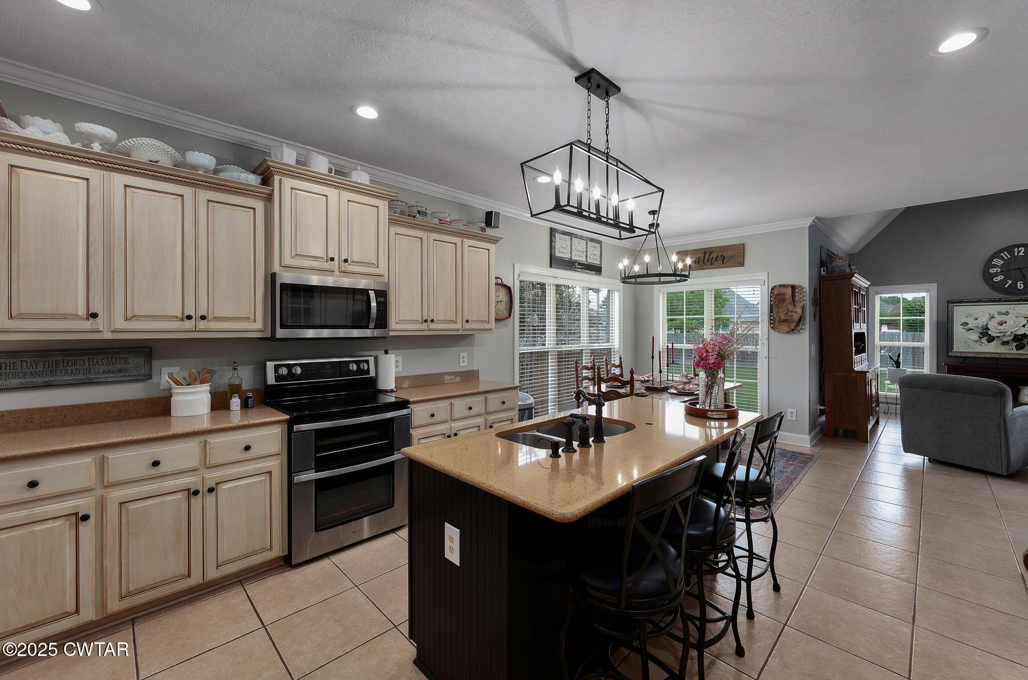 Jackson, Tennessee, 38305, United States, 5 Bedrooms Bedrooms, ,4 BathroomsBathrooms,Residential,For Sale,1912007