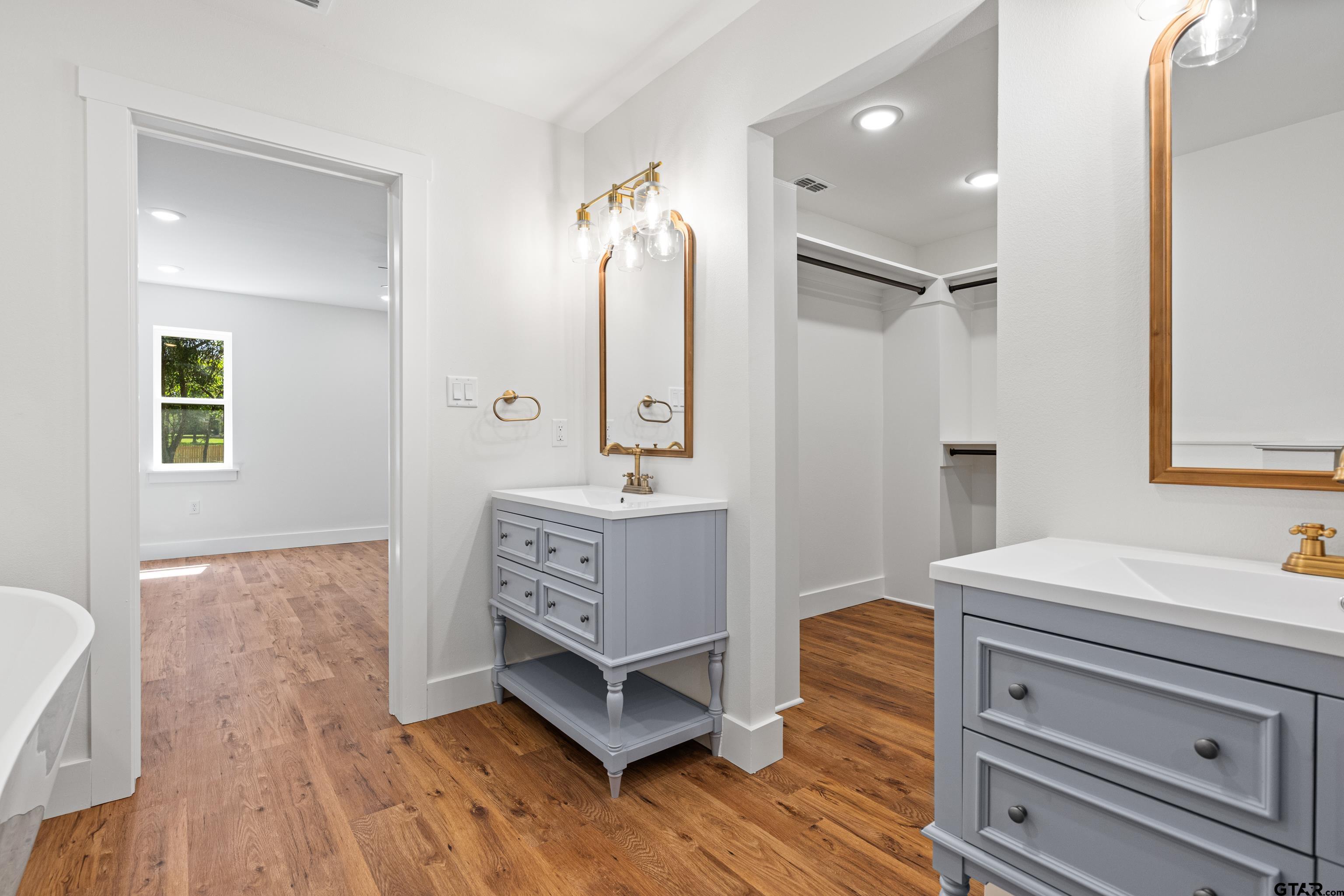 Hallsville, Texas, 75650, United States, 4 Bedrooms Bedrooms, ,3 BathroomsBathrooms,Residential,For Sale,1906779