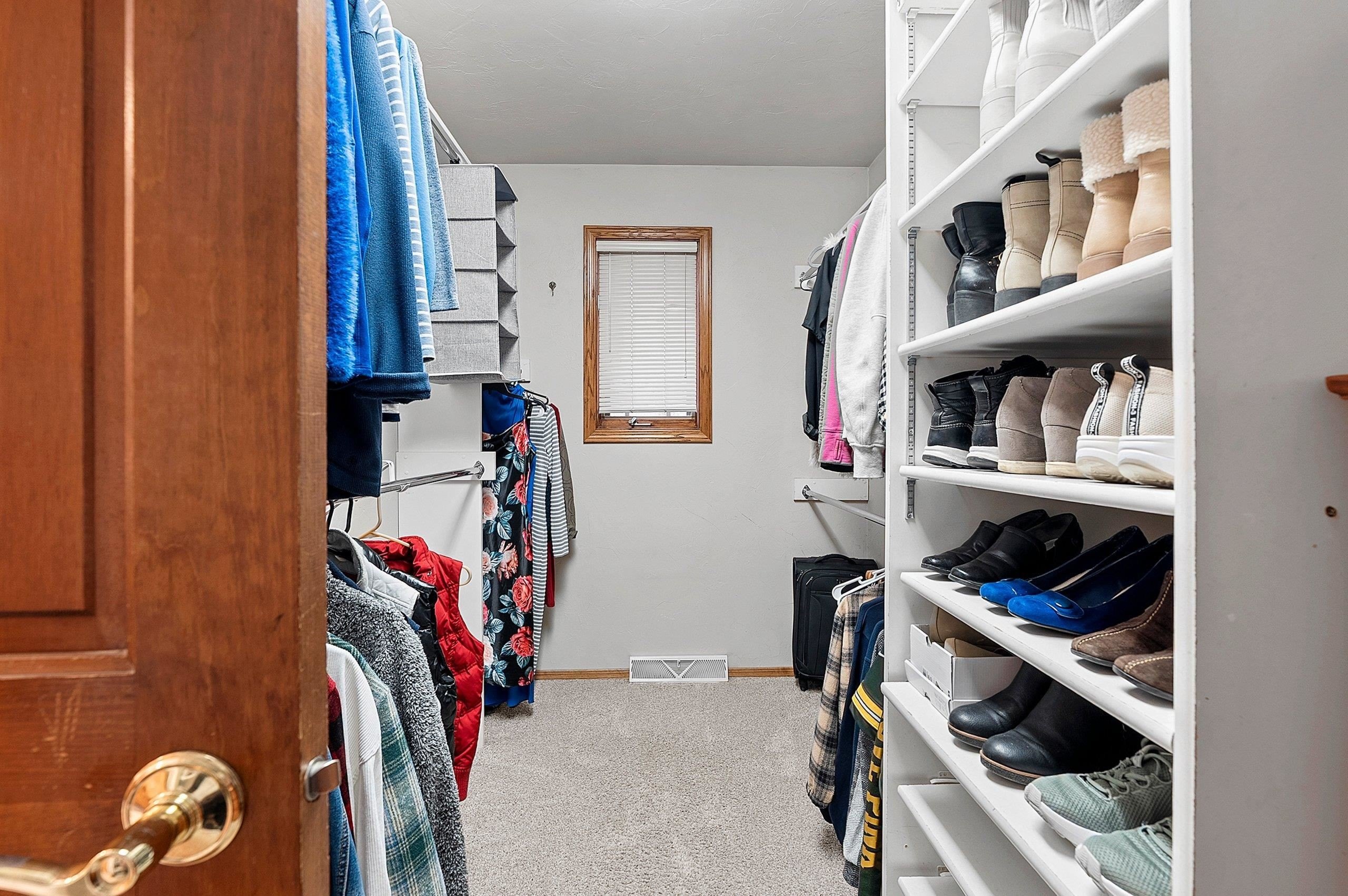 GREEN BAY, Wisconsin, 54313-8600, United States, 3 Bedrooms Bedrooms, ,4 BathroomsBathrooms,Residential,For Sale,2009732