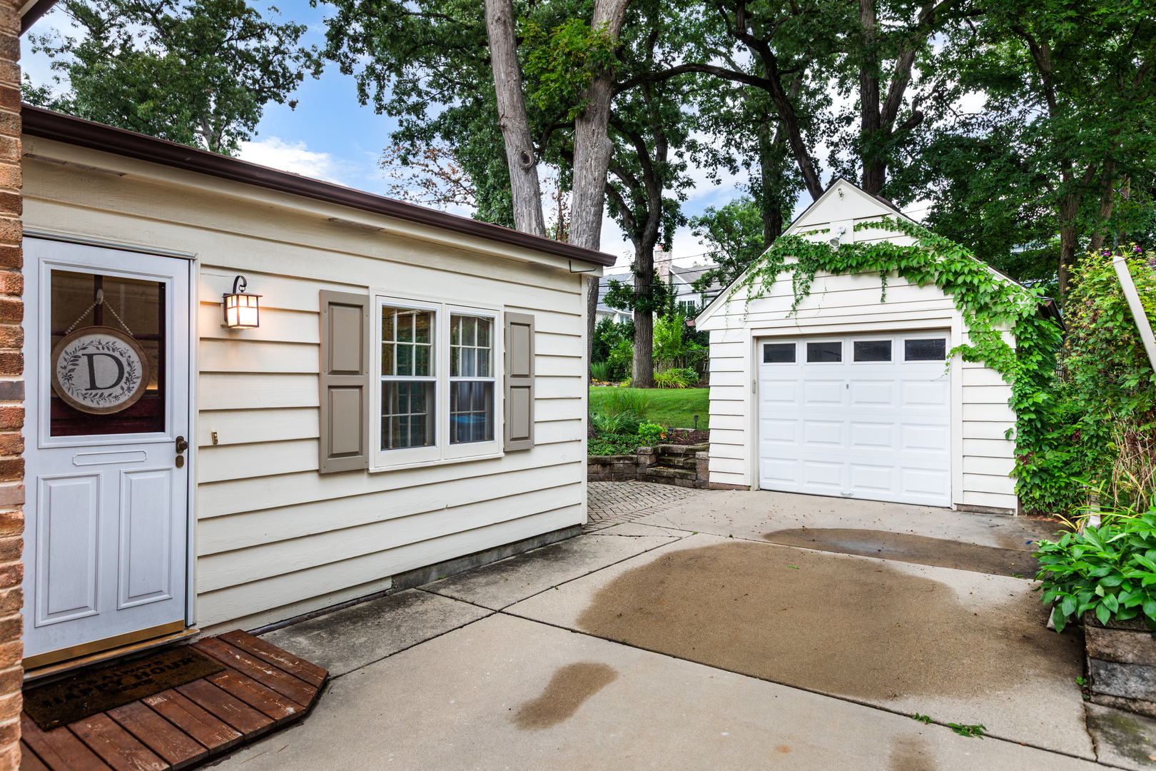 Downers Grove, Illinois, 60515, United States, 3 Bedrooms Bedrooms, ,3 BathroomsBathrooms,Residential,For Sale,1925036