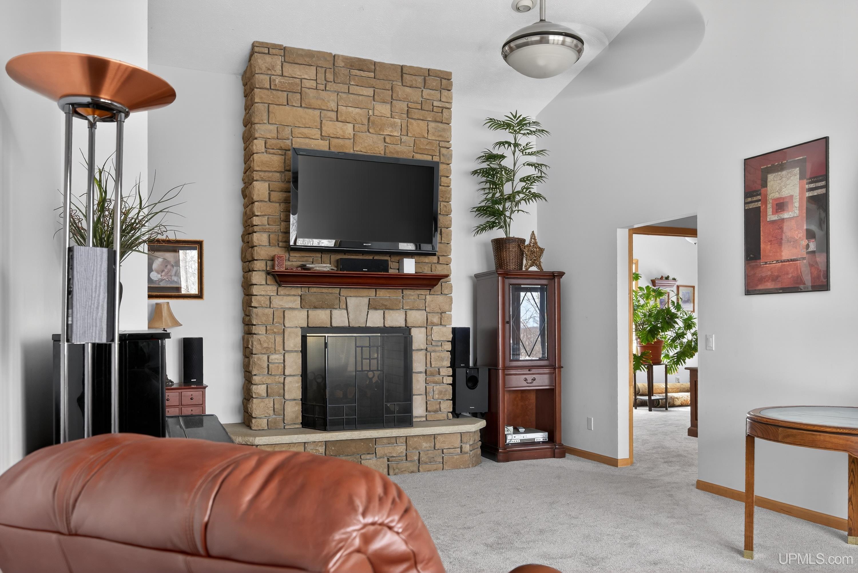 Houghton, Michigan, 49931, United States, 3 Bedrooms Bedrooms, ,4 BathroomsBathrooms,Residential,For Sale,2029605