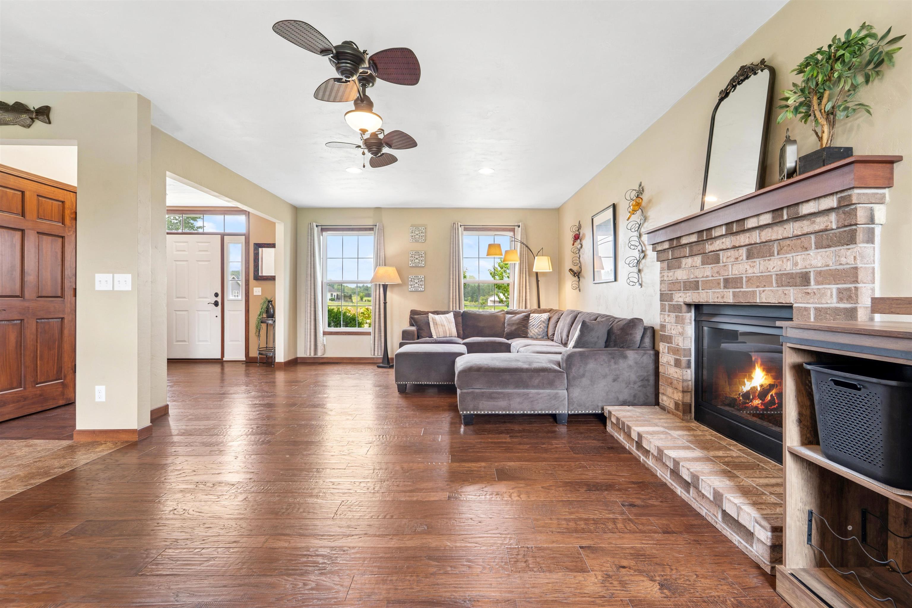 SHIOCTON, Wisconsin, 54170, United States, 4 Bedrooms Bedrooms, ,3 BathroomsBathrooms,Residential,For Sale,1912677