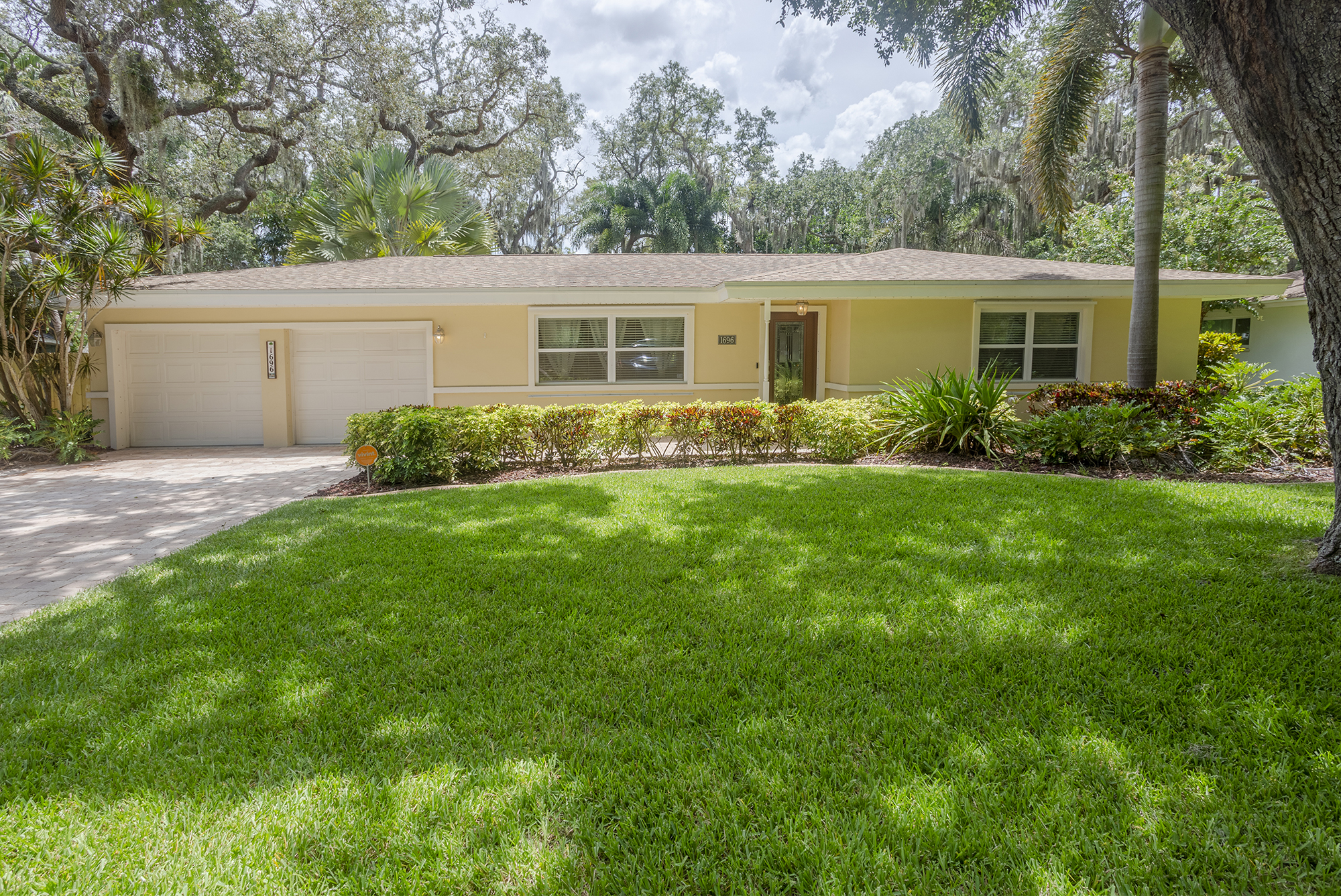 Largo, Florida, 33770, United States, 2 Bedrooms Bedrooms, ,2 BathroomsBathrooms,Residential,For Sale,1979255