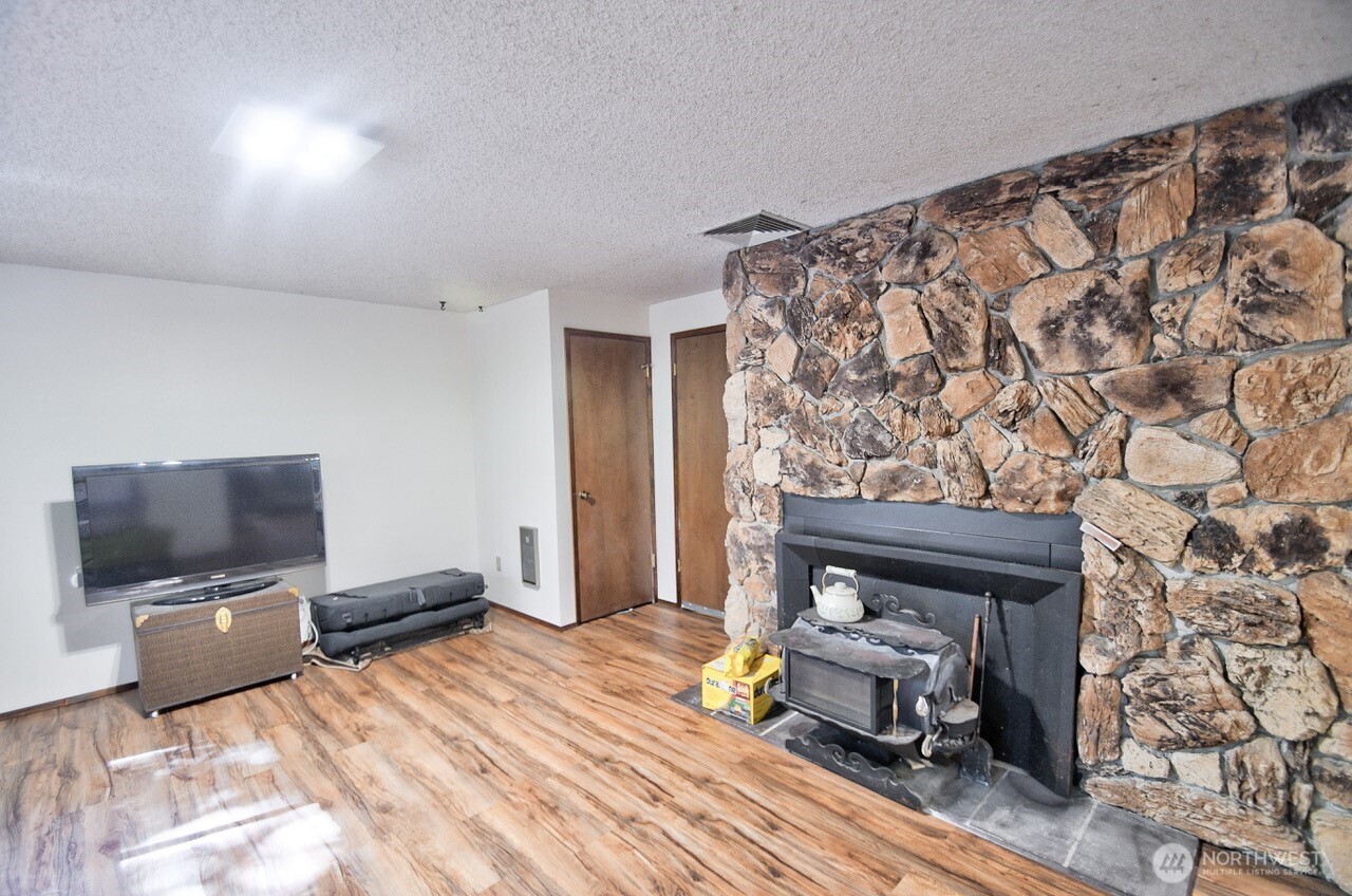 Olympia, Washington, 98512, United States, 4 Bedrooms Bedrooms, ,2 BathroomsBathrooms,Residential,For Sale,1983552