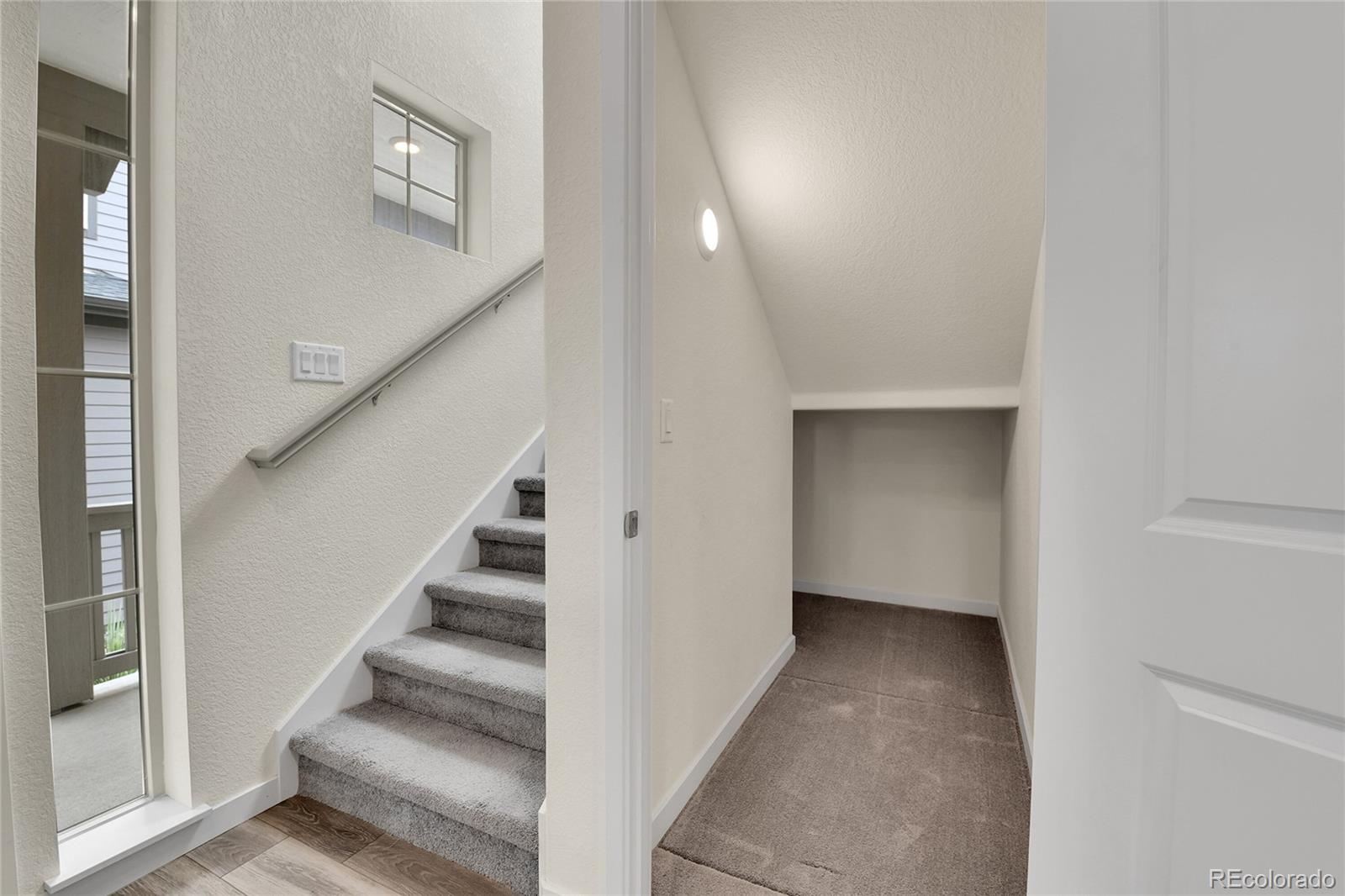 Littleton, Colorado, 80125, United States, 3 Bedrooms Bedrooms, ,3 BathroomsBathrooms,Residential,For Sale,1891675