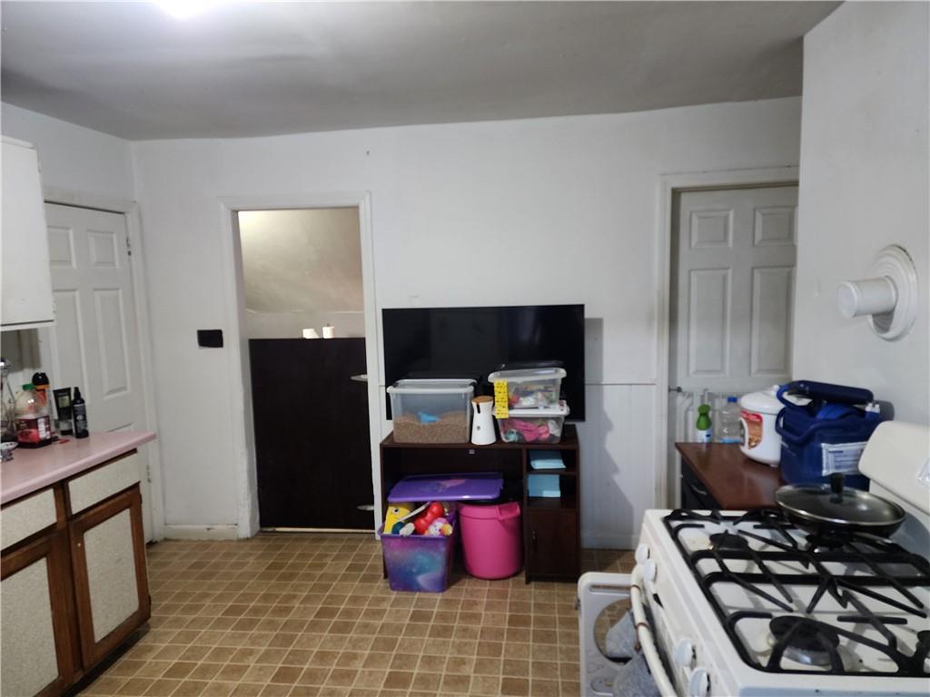 Providence, Rhode Island, 02909, United States, 9 Bedrooms Bedrooms, ,4 BathroomsBathrooms,Residential,For Sale,1943084