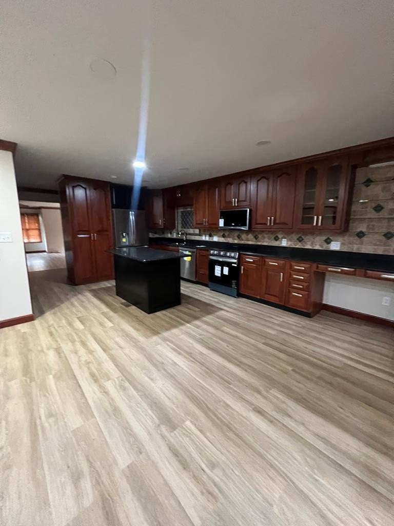 Pikeville, Kentucky, 41501, United States, 4 Bedrooms Bedrooms, ,5 BathroomsBathrooms,Residential,For Sale,1916464