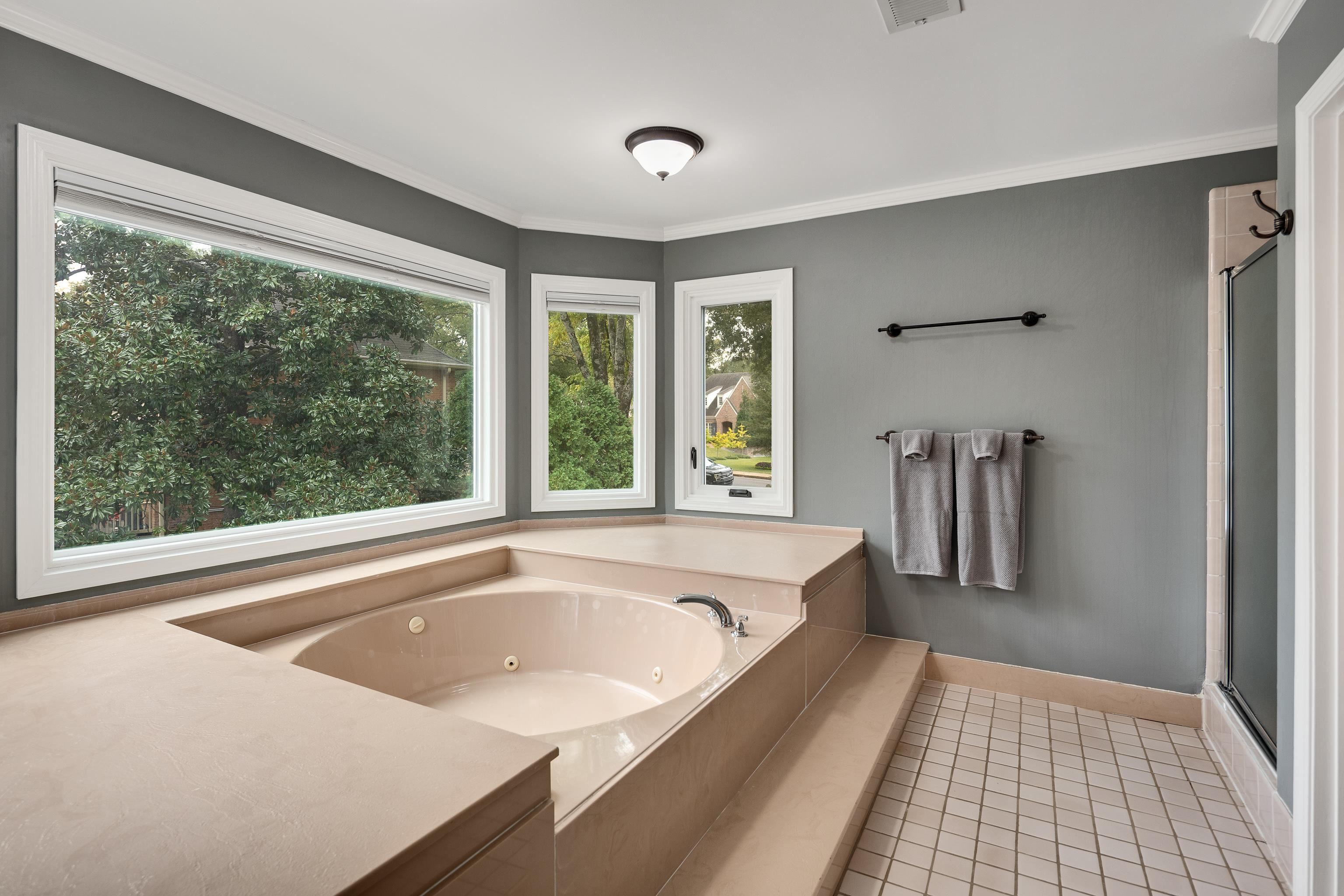 Memphis, Tennessee, 38117, United States, 4 Bedrooms Bedrooms, ,3 BathroomsBathrooms,Residential,For Sale,1972441