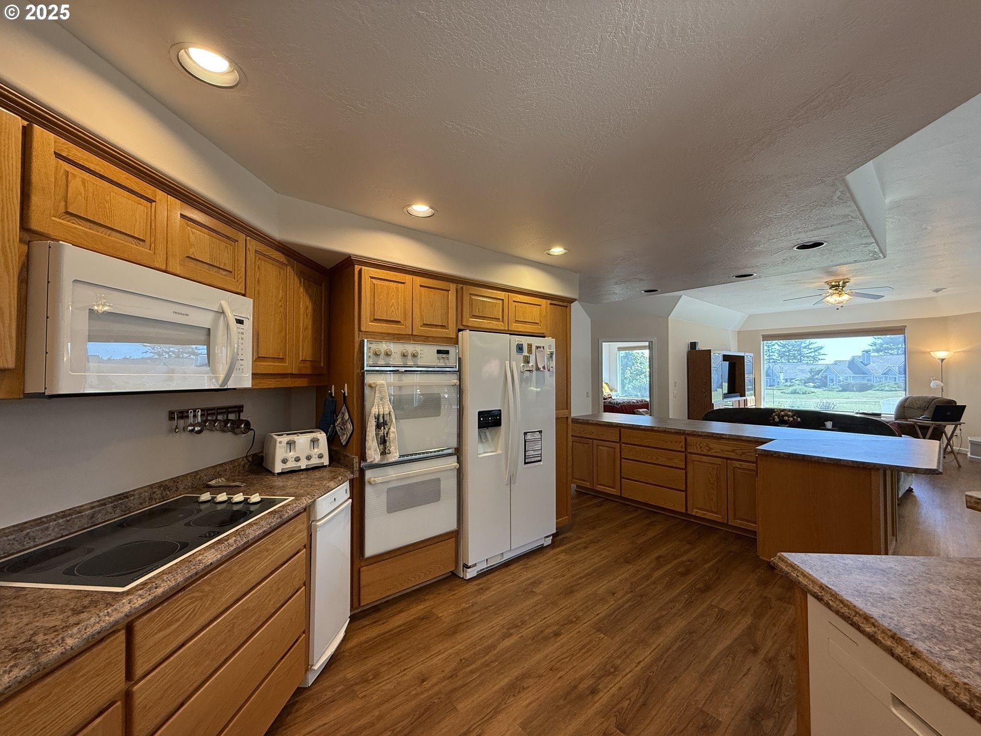 Brookings, Oregon, 97415, United States, 3 Bedrooms Bedrooms, ,2 BathroomsBathrooms,Residential,For Sale,1977623