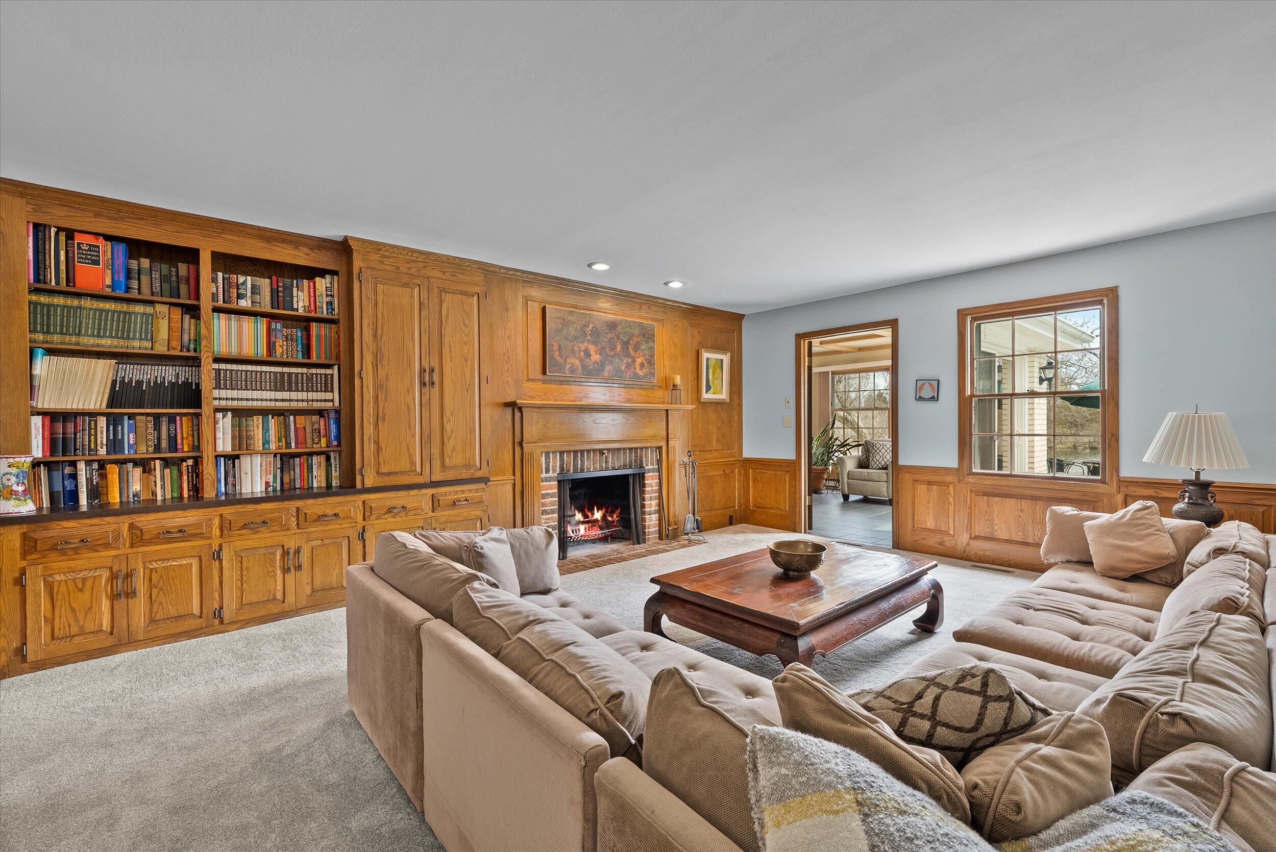 Mequon, Wisconsin, 53097, United States, 5 Bedrooms Bedrooms, ,5 BathroomsBathrooms,Residential,For Sale,1907648
