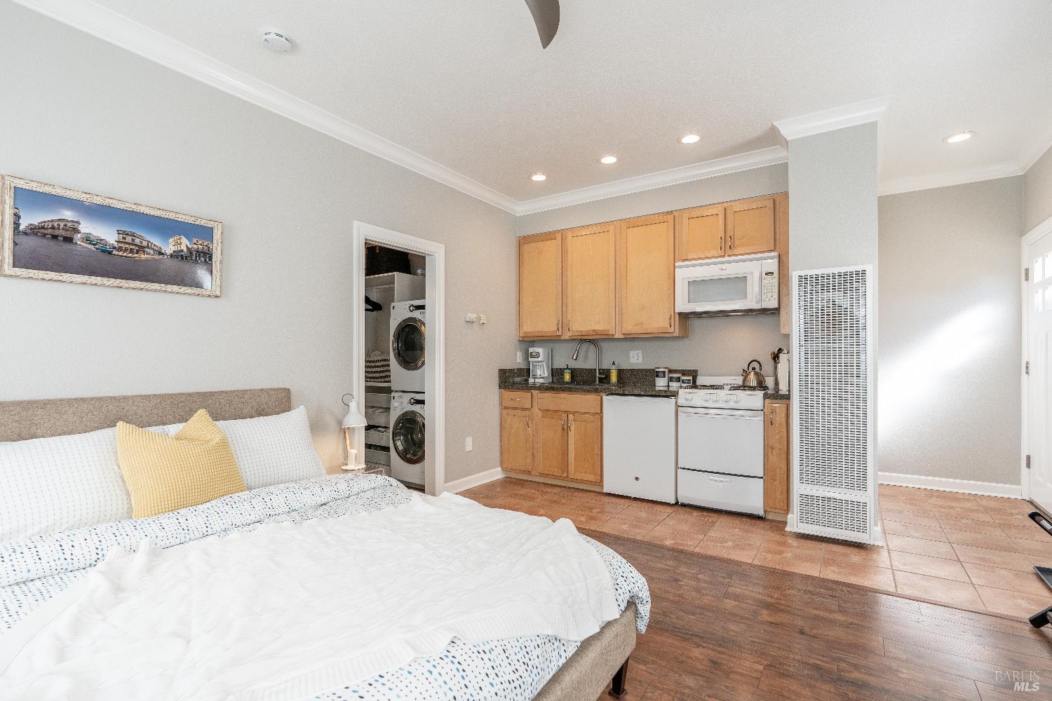 Sebastopol, California, 95472, United States, 3 Bedrooms Bedrooms, ,4 BathroomsBathrooms,Residential,For Sale,1987420