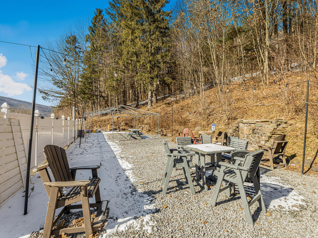 Middletown, New York, 12406, United States, ,1 BathroomBathrooms,Residential,For Sale,1976639