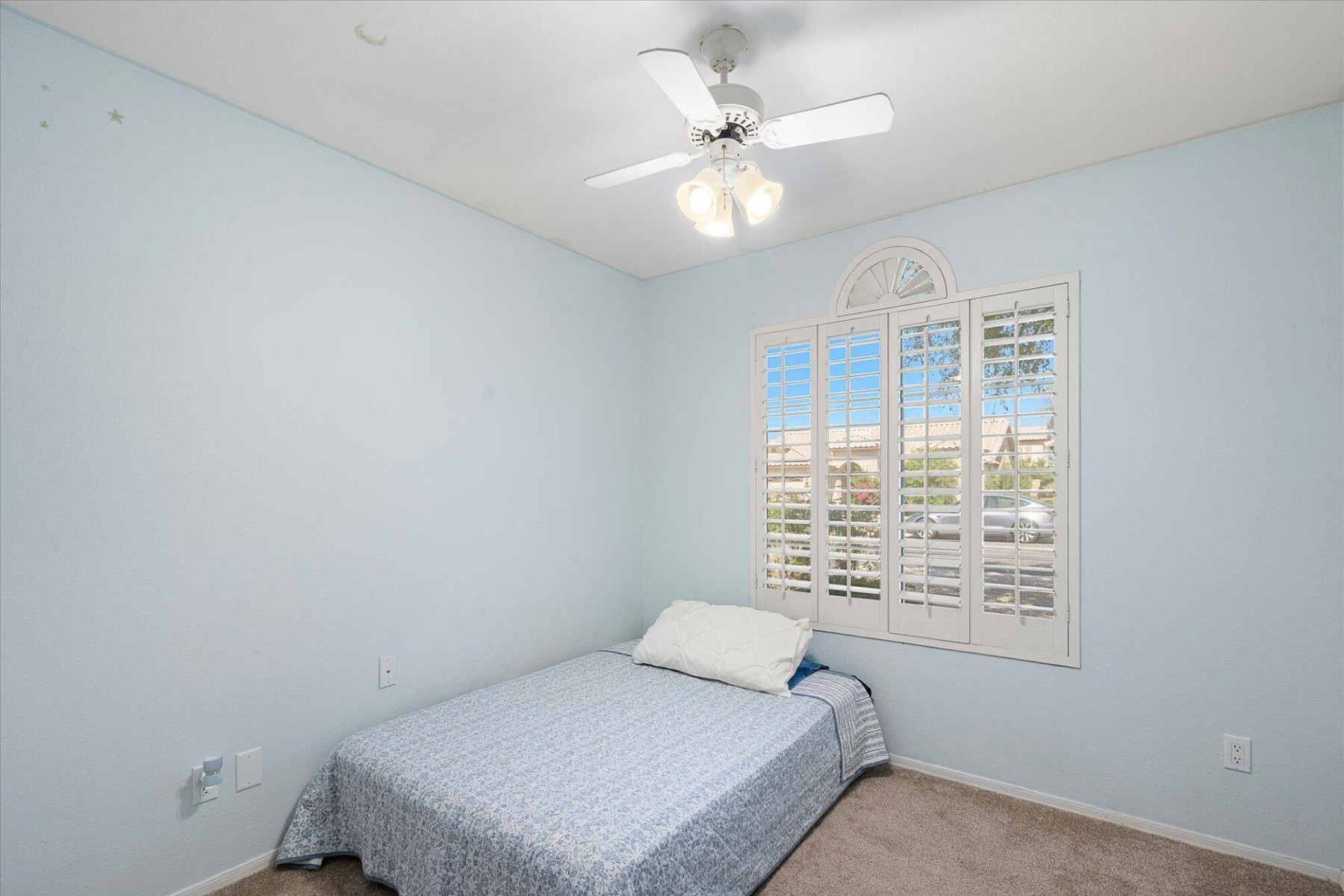  2823 E Blackhawk Drive  Phoenix, AZ - 物件實景