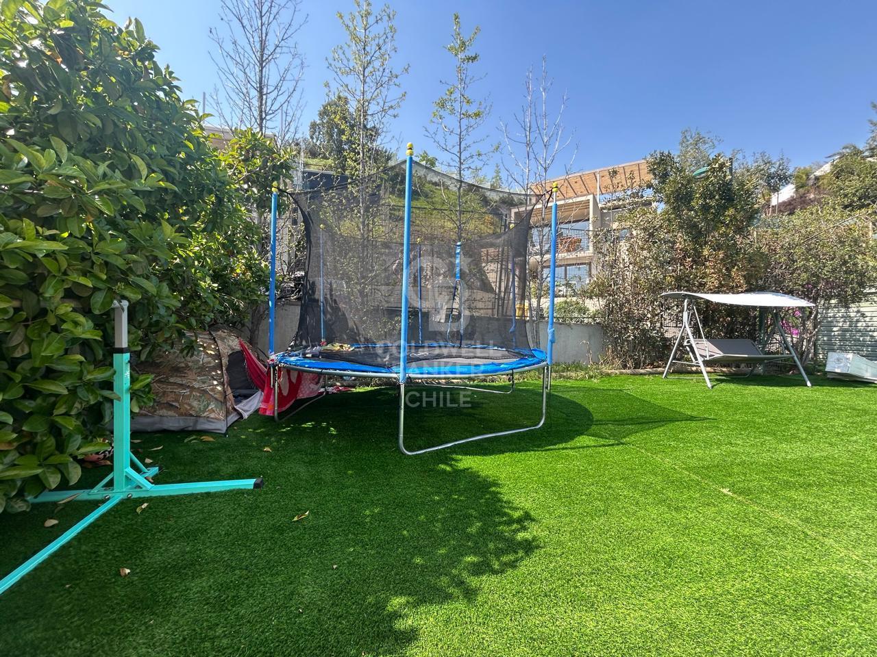 Lo Barnechea, Chile, 4 Bedrooms Bedrooms, ,5 BathroomsBathrooms,Residential,For Sale,1956171