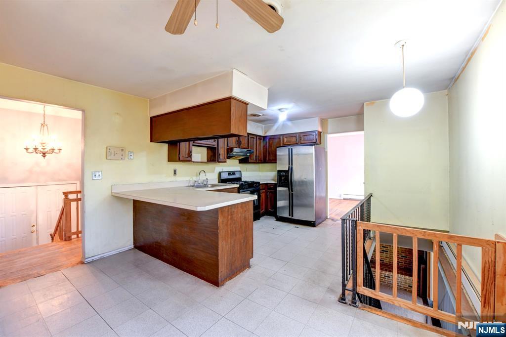 Ramsey, New Jersey, 07446, United States, 3 Bedrooms Bedrooms, ,3 BathroomsBathrooms,Residential,For Sale,1972690