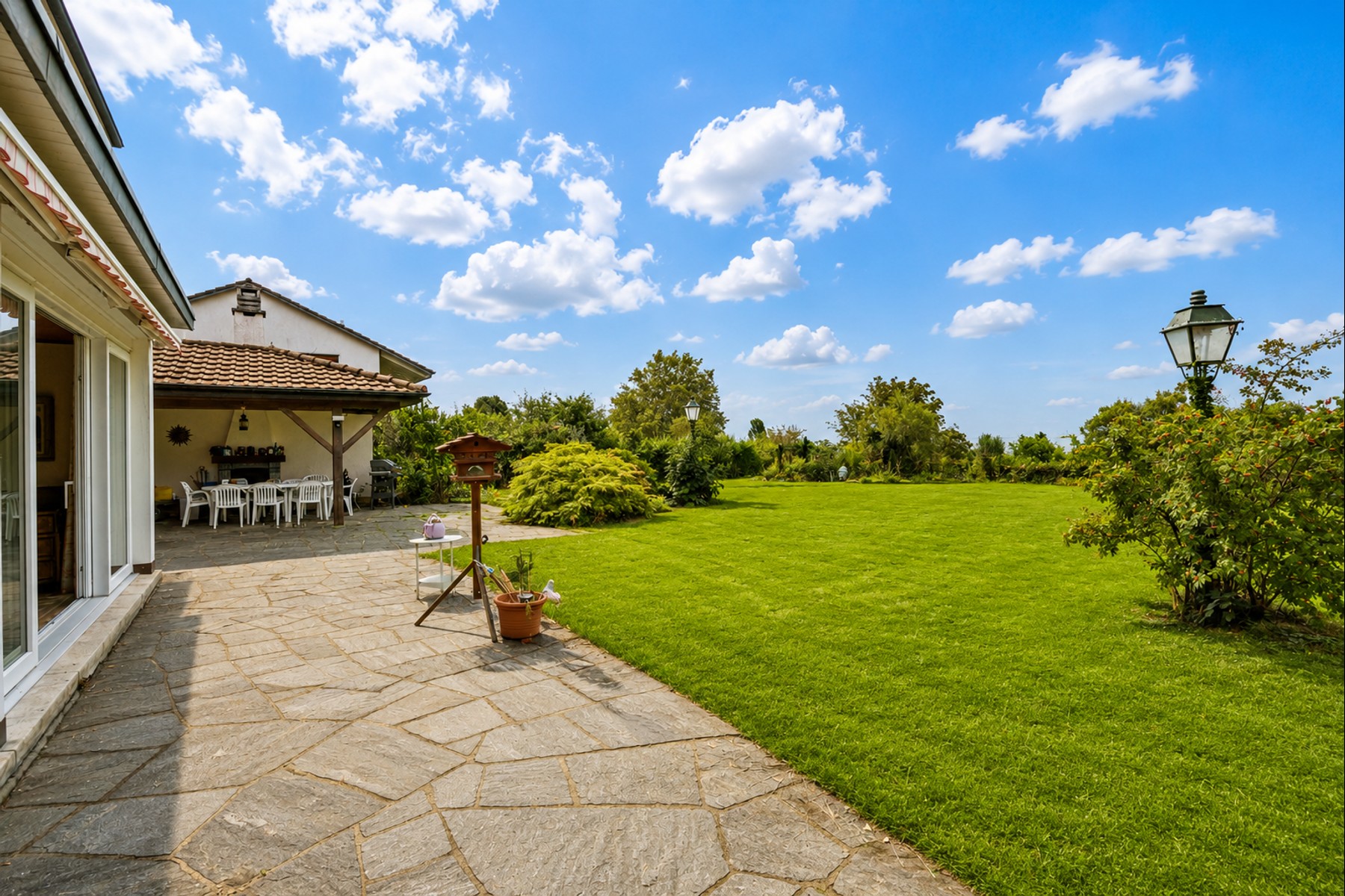  A magnificent family home in a unique setting - 物件實景