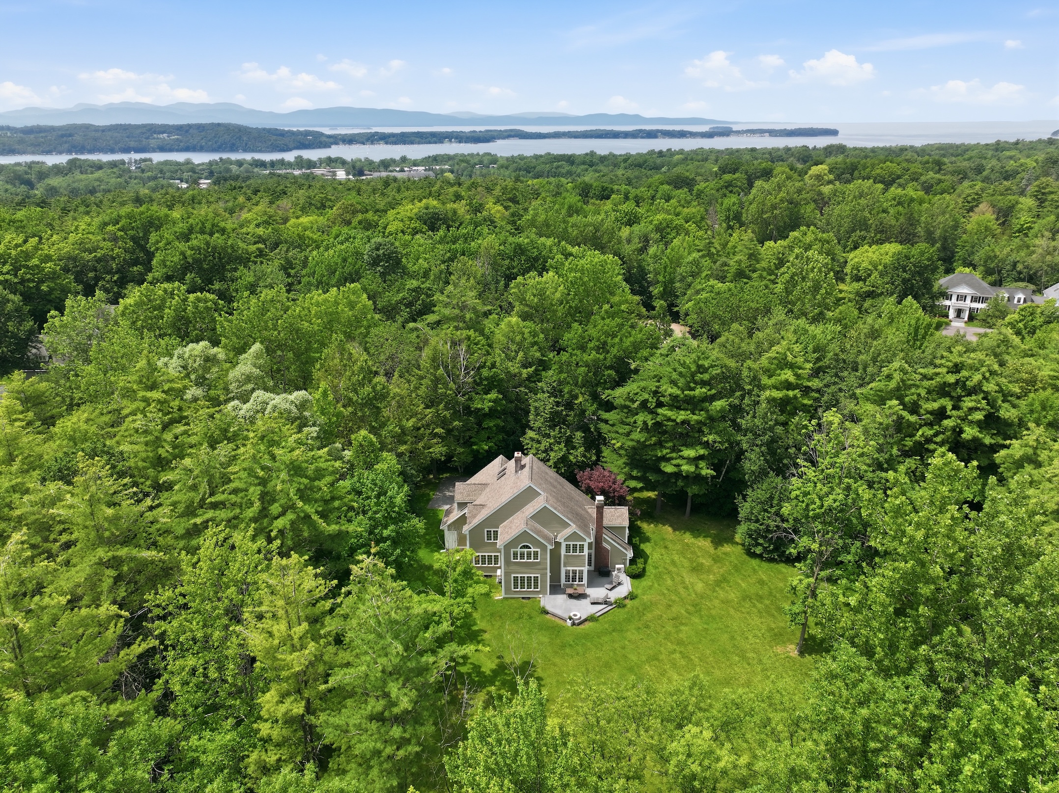  305 Westview Drive - 物件實景