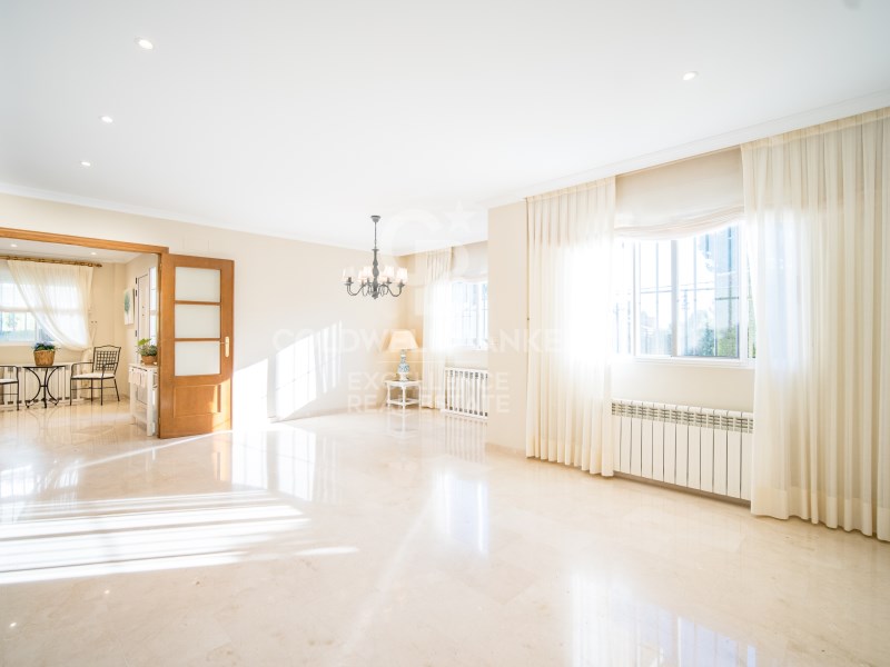 Valencia, Paterna, La Ca?ada Valencia, Paterna, La, Paterna, Comunidad Valenciana, ES, 5 Bedrooms Bedrooms, ,3 BathroomsBathrooms,Residential,For Sale,Valencia, Paterna, La Ca?ada Valencia, Paterna, La,1672423