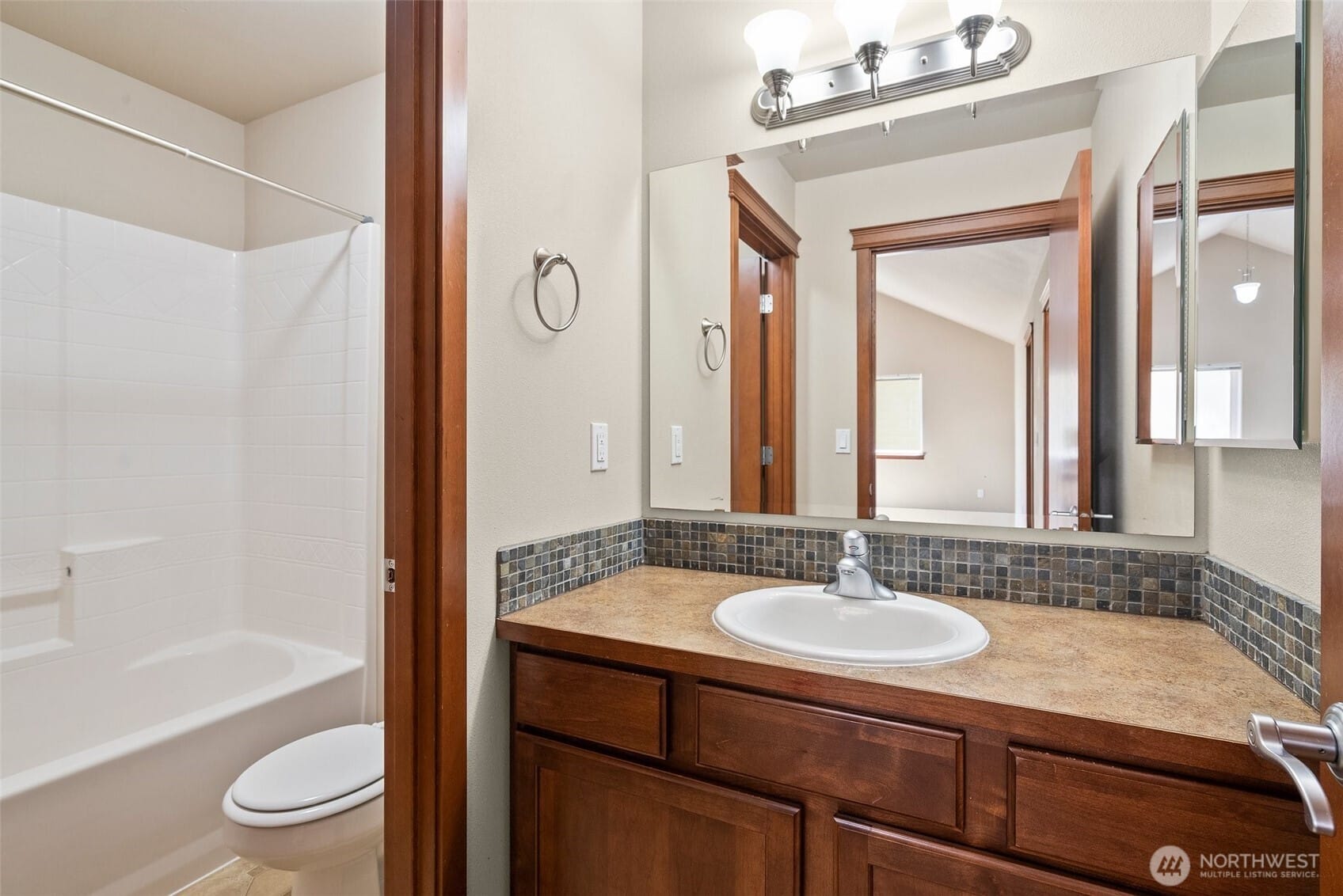 Puyallup, Washington, 98374, United States, 3 Bedrooms Bedrooms, ,3 BathroomsBathrooms,Residential,For Sale,1885383
