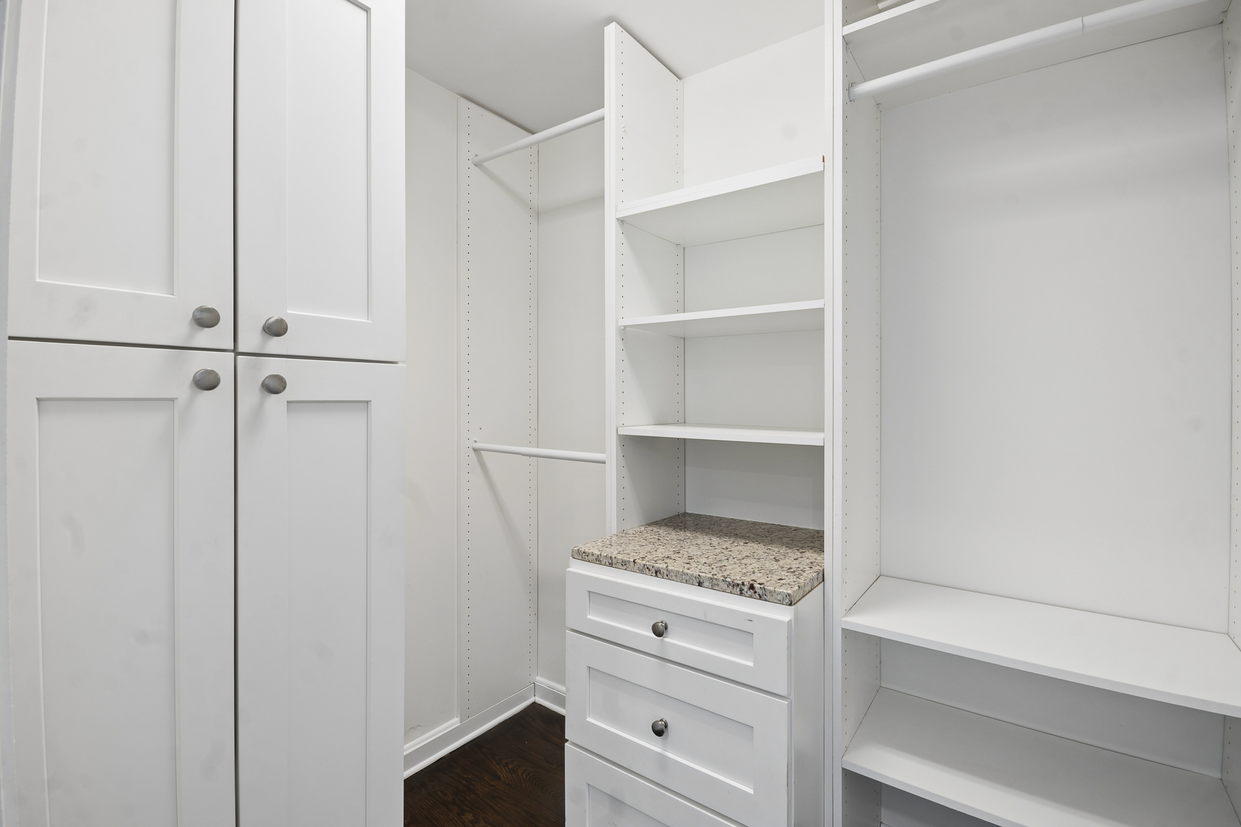  Updated, End-Unit Townhome in the Heart of Edgewood - 物件實景