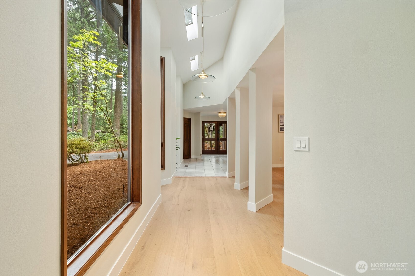 Bellevue, Washington, 98005, United States, 4 Bedrooms Bedrooms, ,4 BathroomsBathrooms,Residential,For Sale,1898840