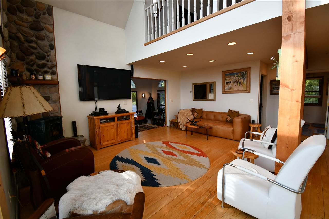 Charlevoix, Michigan, 49720, United States, 4 Bedrooms Bedrooms, ,3 BathroomsBathrooms,Residential,For Sale,1995893