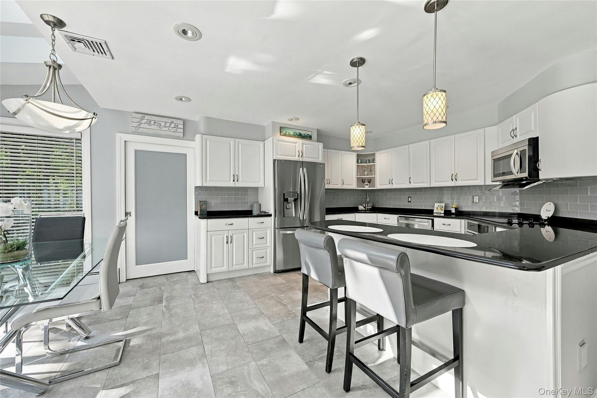  52 W Meadow Road, Setauket, NY, 11733 - 物件實景