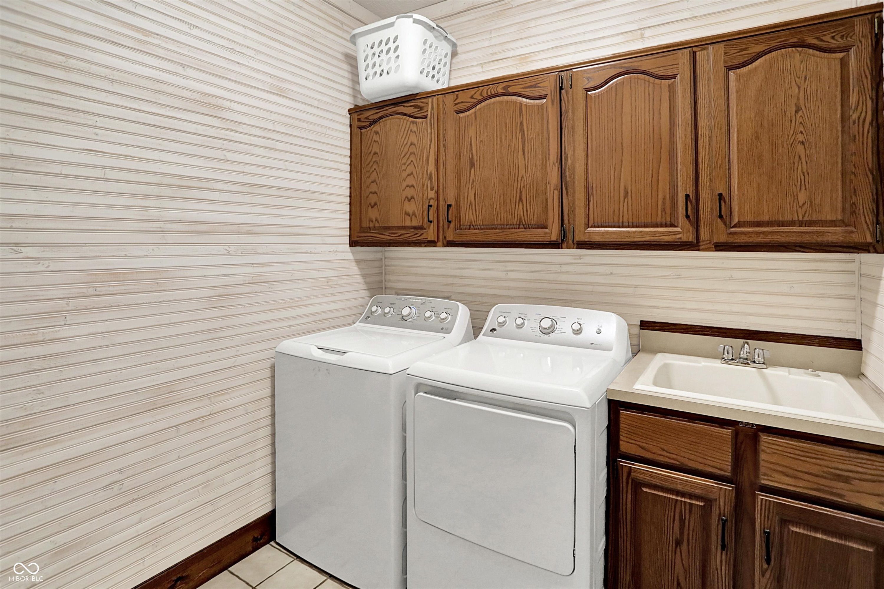 Lafayette, Indiana, 47905, United States, 3 Bedrooms Bedrooms, ,4 BathroomsBathrooms,Residential,For Sale,1979408