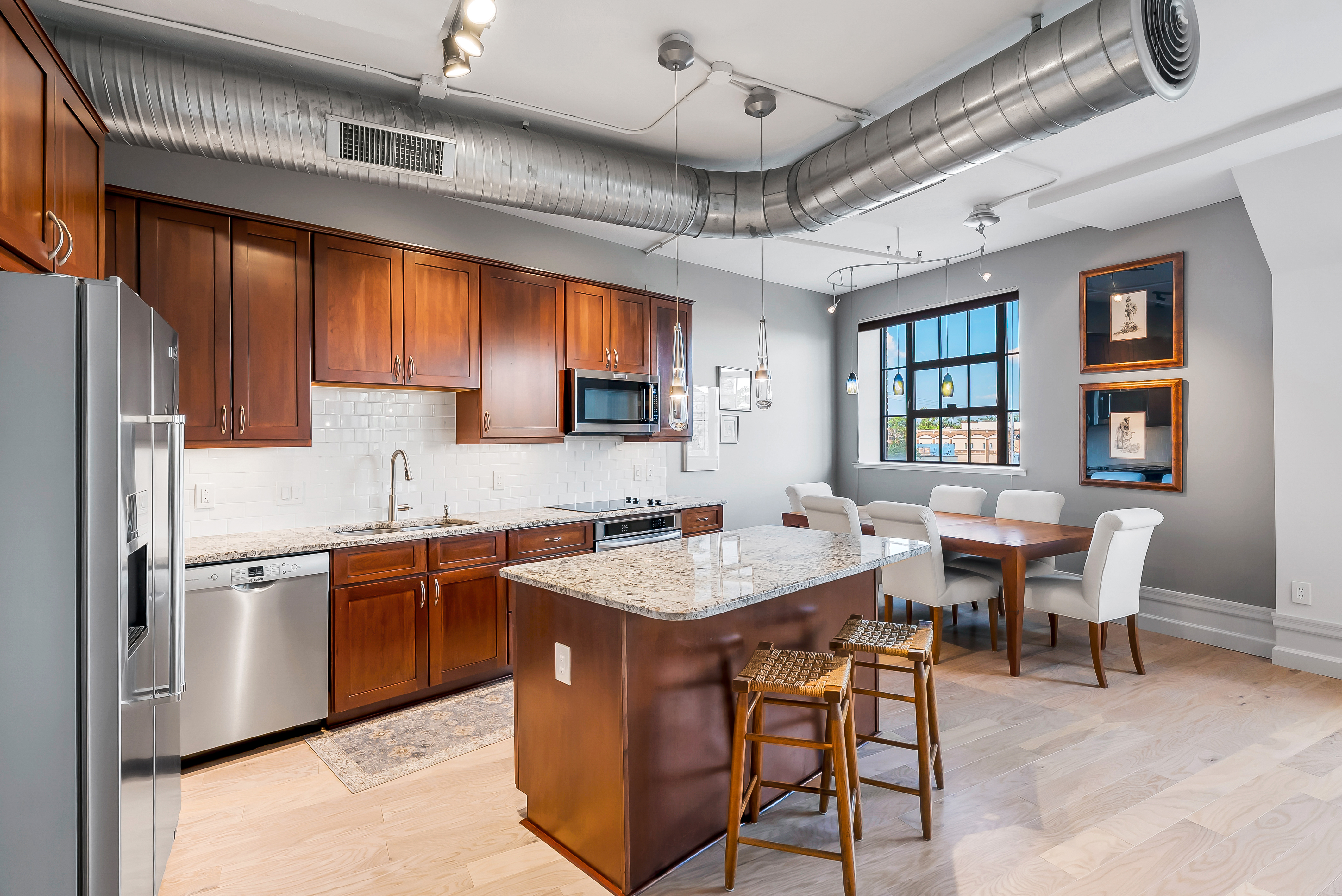  Experience sophisticated urban living at the Maison Lofts - 物件實景