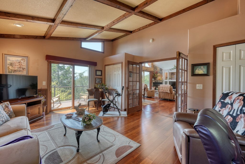 Hayesville, North Carolina, 28904, United States, 3 Bedrooms Bedrooms, ,4 BathroomsBathrooms,Residential,For Sale,1919513