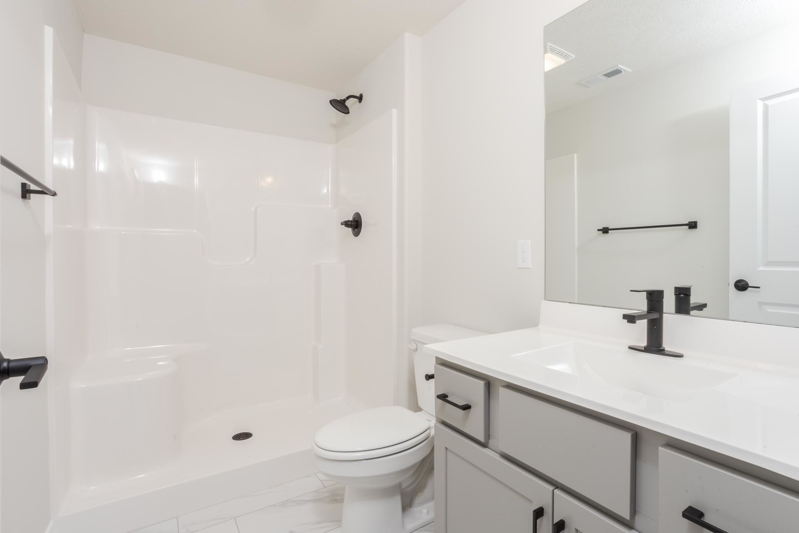 Bloomington, Illinois, 61705, United States, 5 Bedrooms Bedrooms, ,4 BathroomsBathrooms,Residential,For Sale,1926281