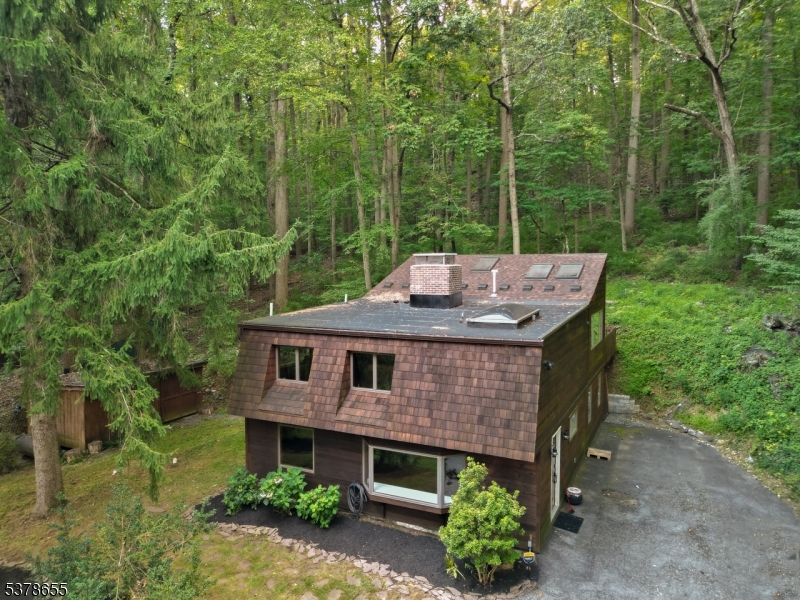 Lebanon Twp., New Jersey, 08826, United States, 3 Bedrooms Bedrooms, ,2 BathroomsBathrooms,Residential,For Sale,1972672